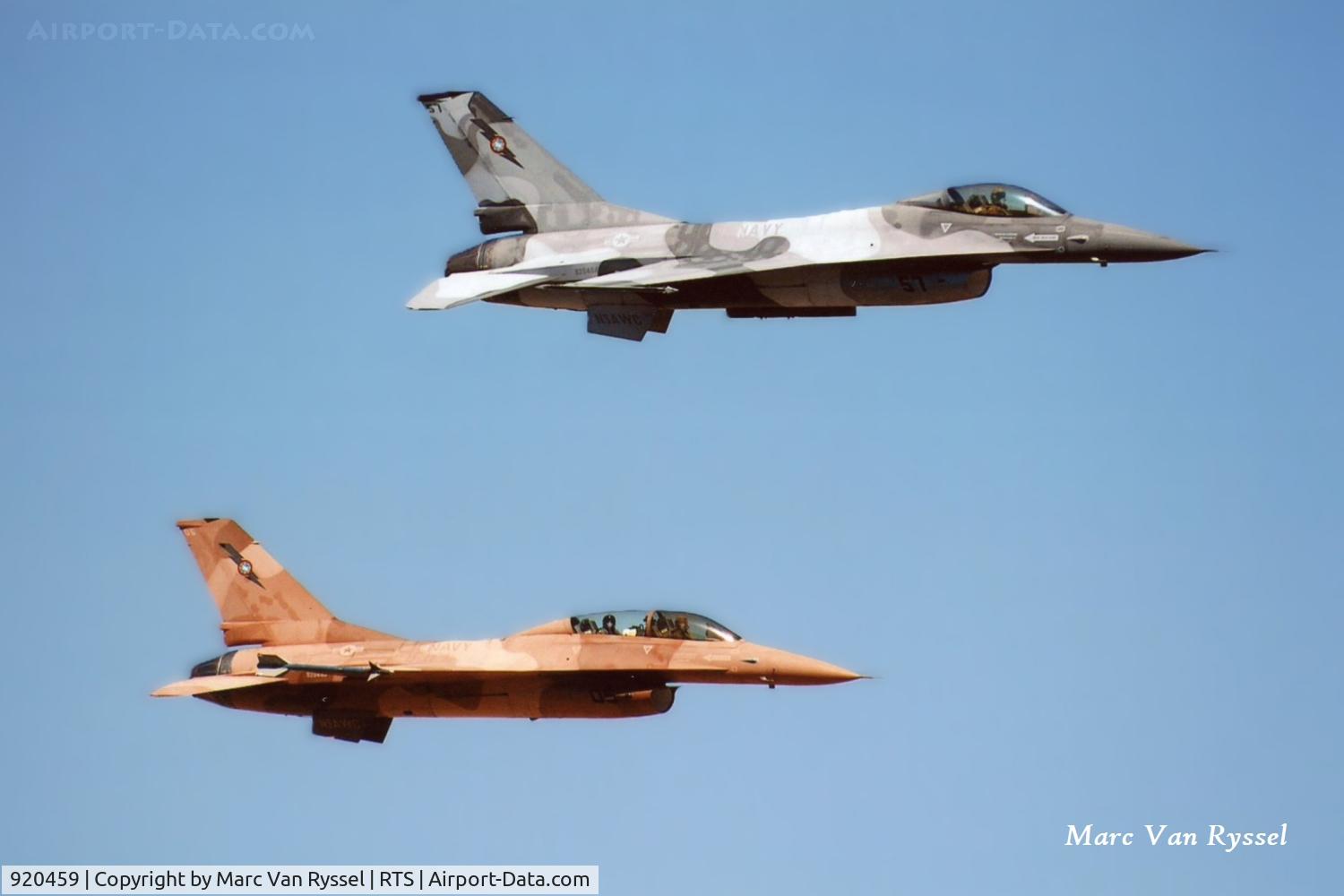 920459, 1992 Lockheed F-16B Fighting Falcon C/N DH-13, Together with 920404 at the Reno Air Races in September 2008.