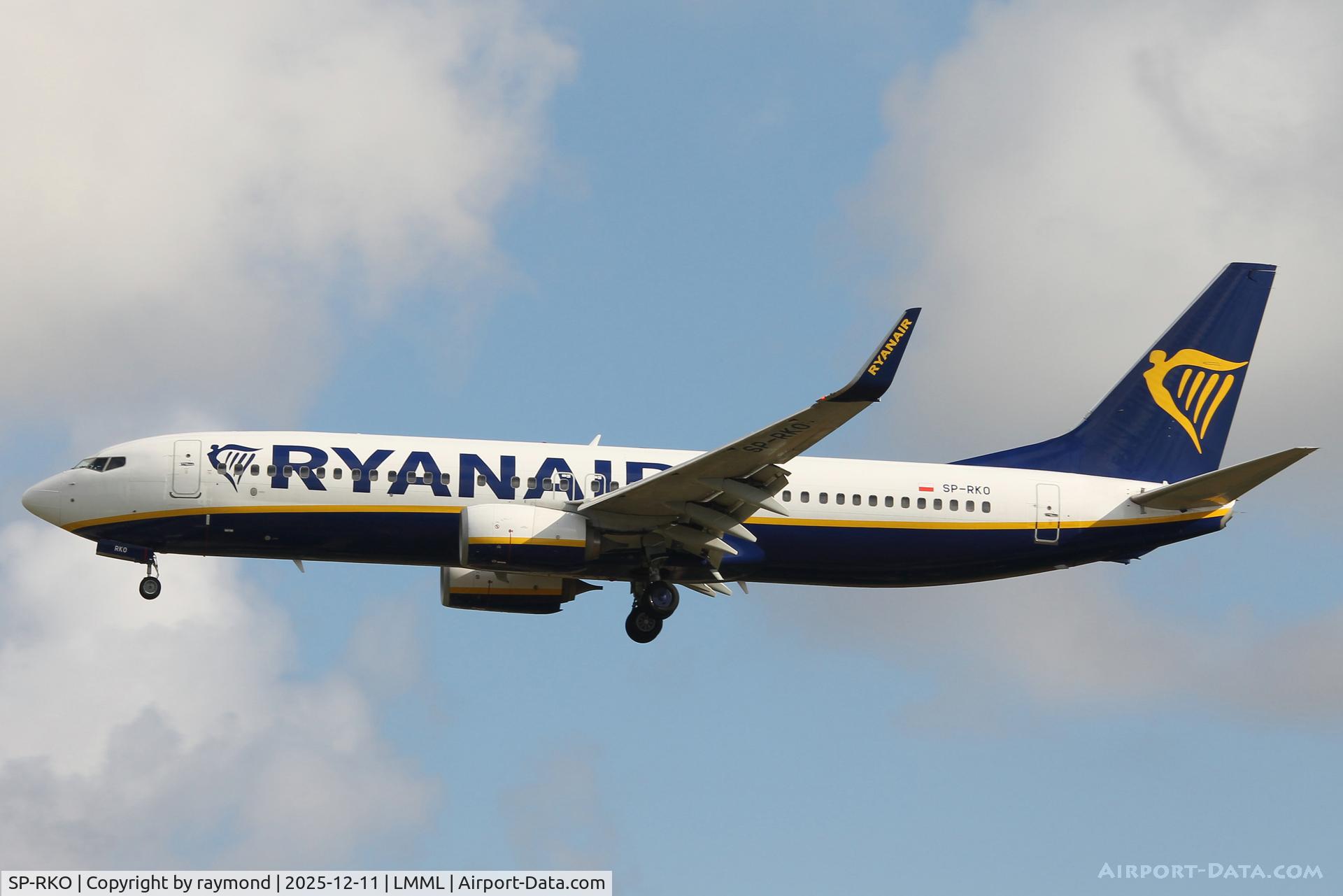 SP-RKO, 2015 Boeing 737-8AS C/N 44702, Ryanair Boeing 737-8AS reg SP-RKO landing in Malta.