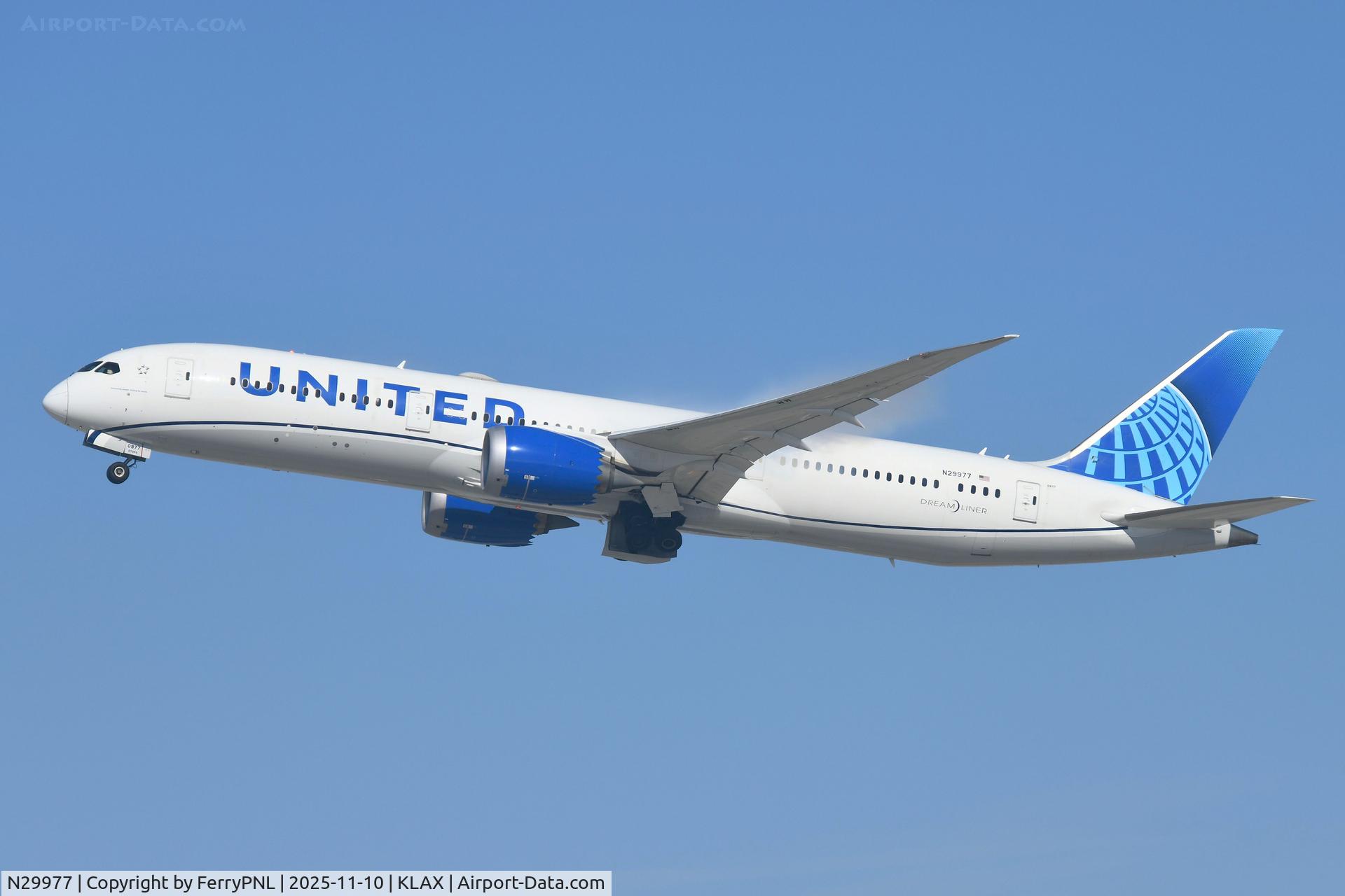 N29977, 2020 Boeing 787-9 Dreamliner Dreamliner C/N 66136, United B789 taking-off