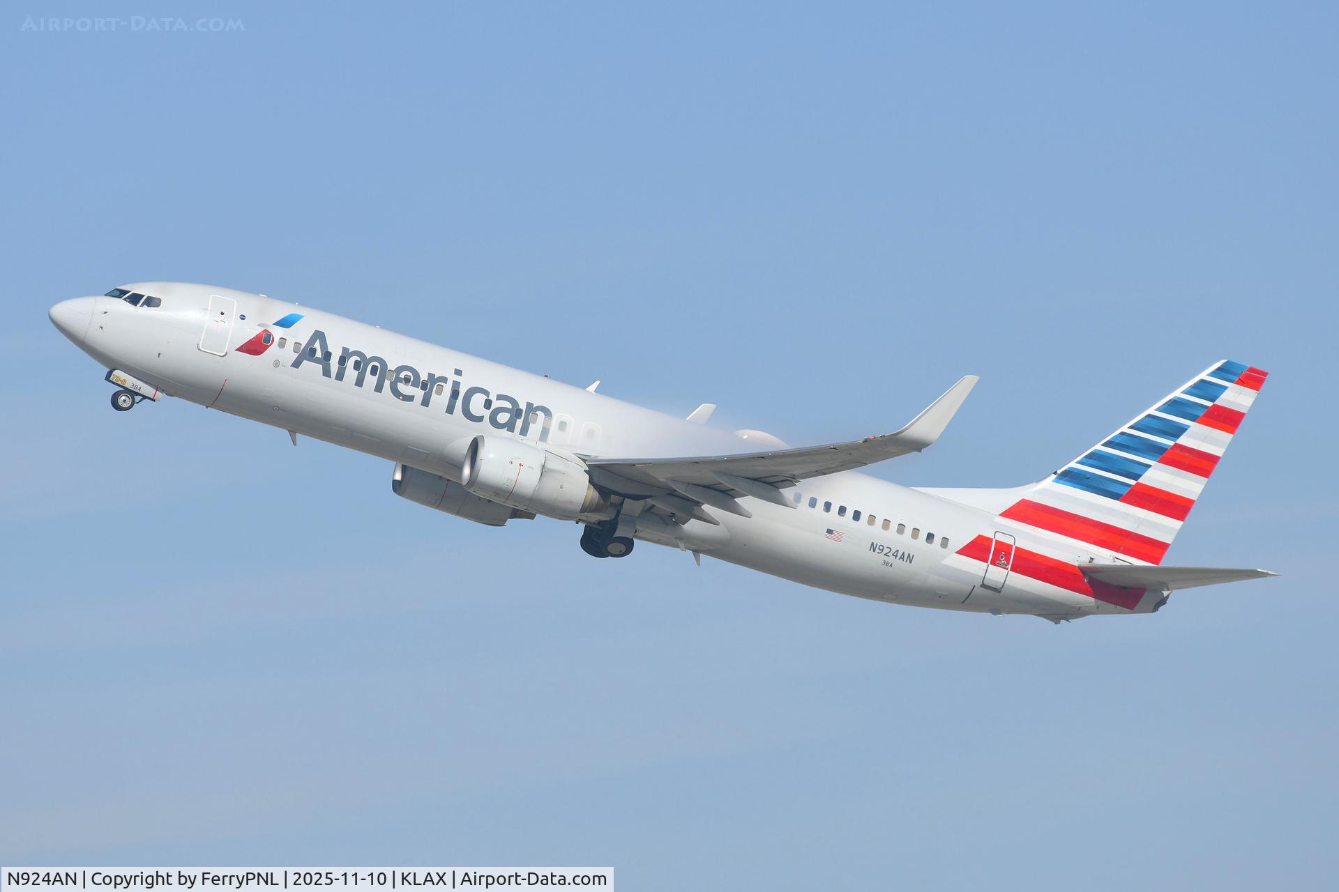 N924AN, 1999 Boeing 737-823 C/N 29525, B738 of American Airlines