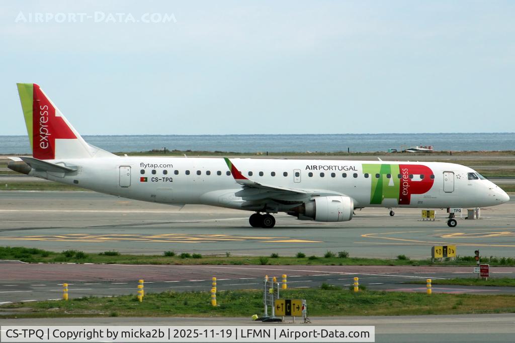 CS-TPQ, 2011 Embraer 190LR (ERJ-190-100LR) C/N 19000450, Taxiing