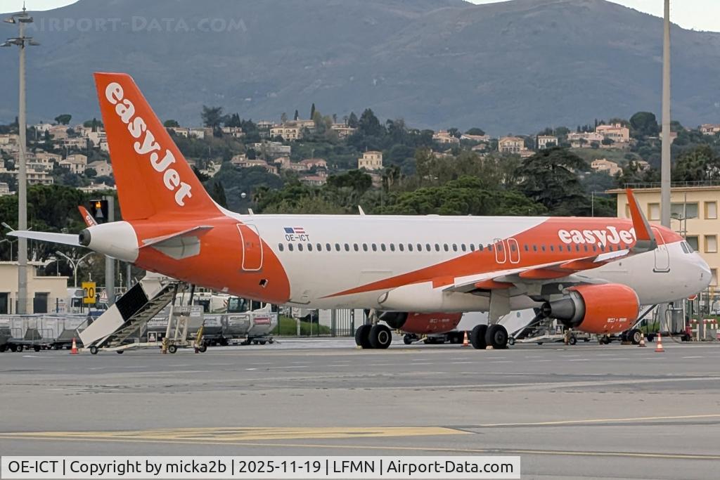 OE-ICT, 2015 Airbus A320-214 C/N 6550, Parked