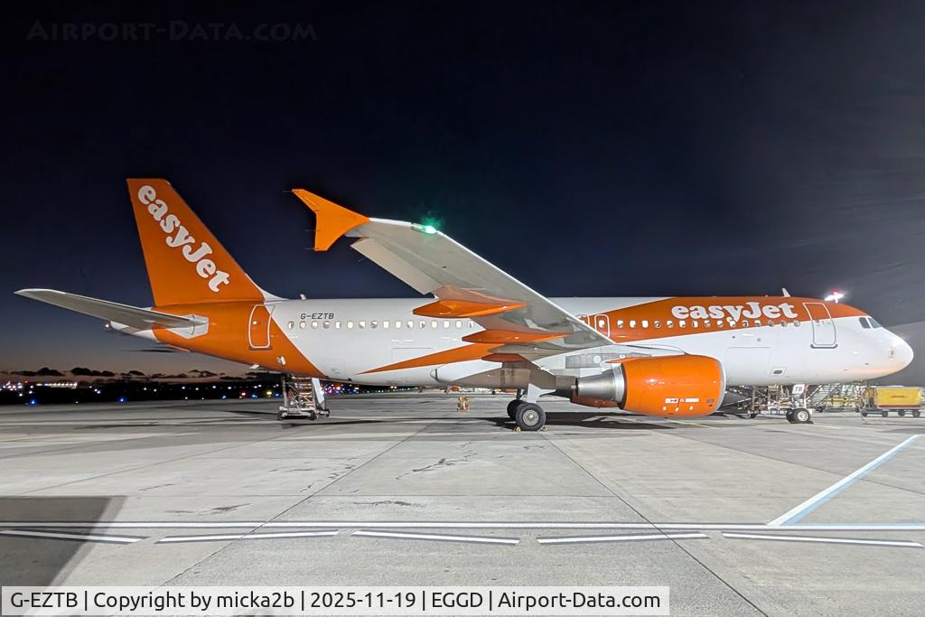 G-EZTB, 2009 Airbus A320-214 C/N 3843, Parked
