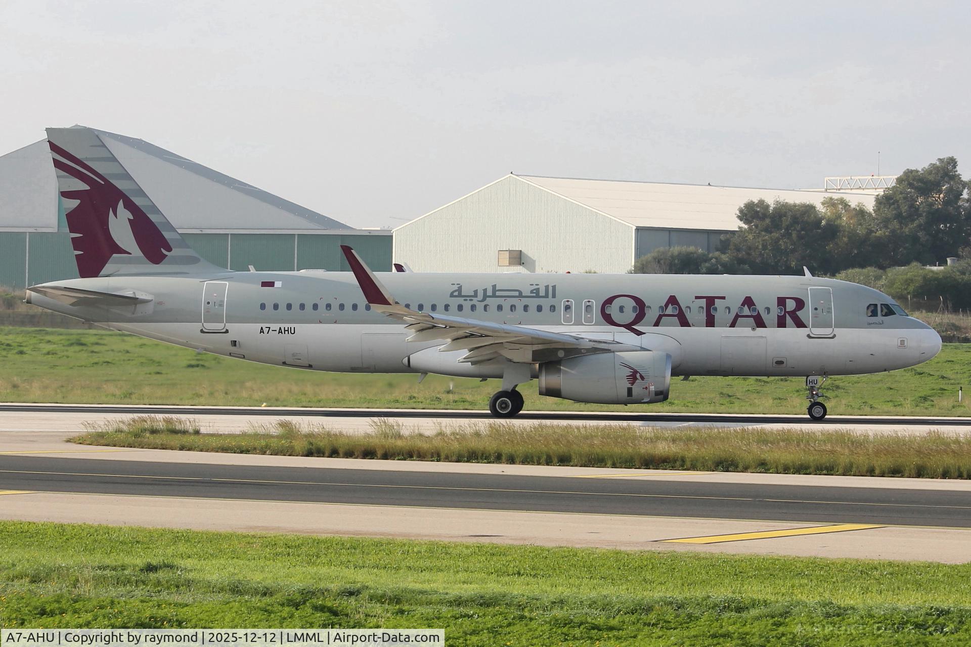 A7-AHU, 2012 Airbus A320-232 C/N 5127, Airbus A320-232 reg A7-AHU of Qatar Airways rolling RW31 departing to Doha.