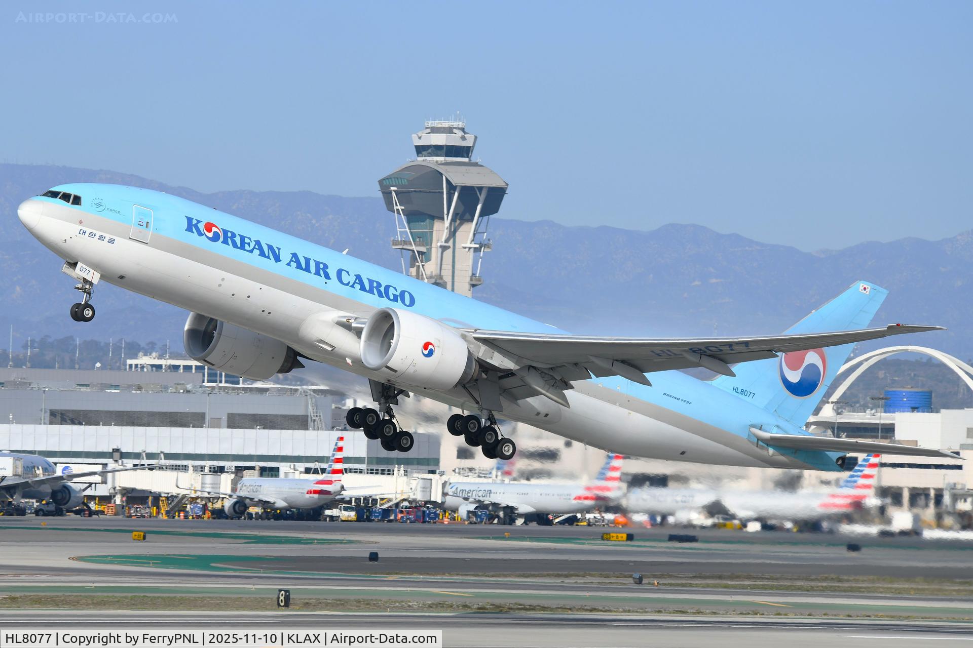 HL8077, 2017 Boeing 777-FB5 C/N 62697, Korean Air B772F lifting-off