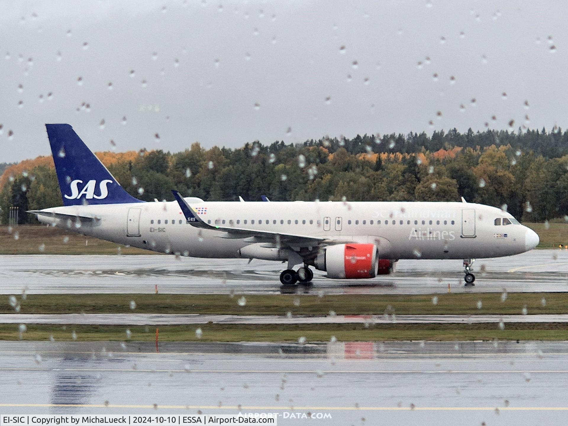 EI-SIC, 2017 Airbus A320-251N C/N 7979, A rainy day in Stockholm