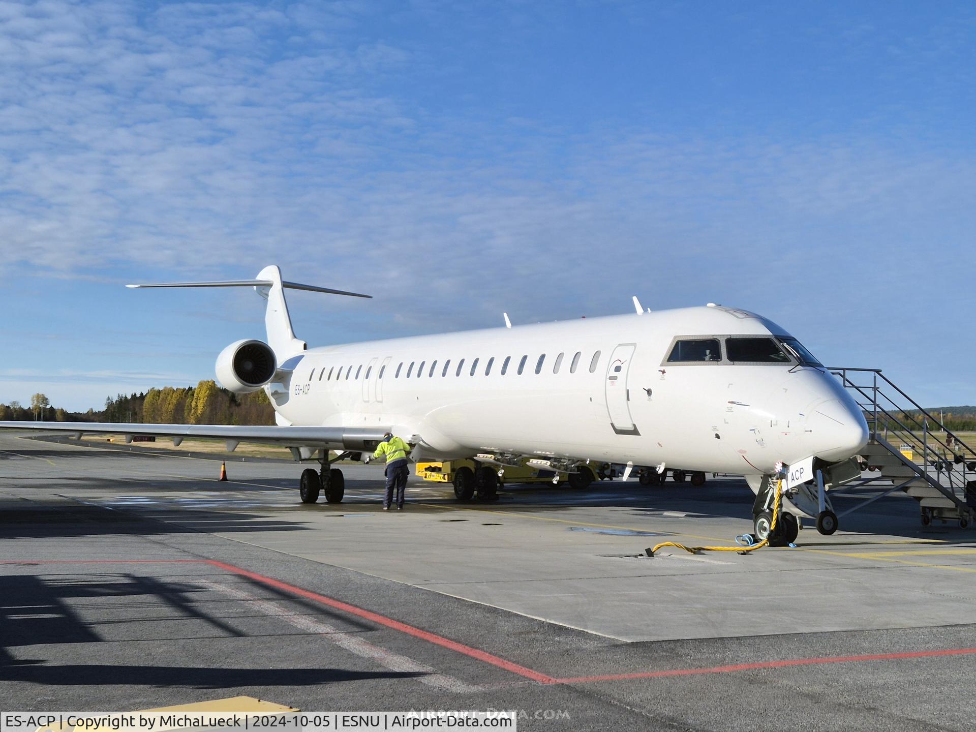ES-ACP, 2009 Canadair CRJ-900ER (CL-600-2D24) C/N 15242, At Umeå (Xfly, operating for SAS)