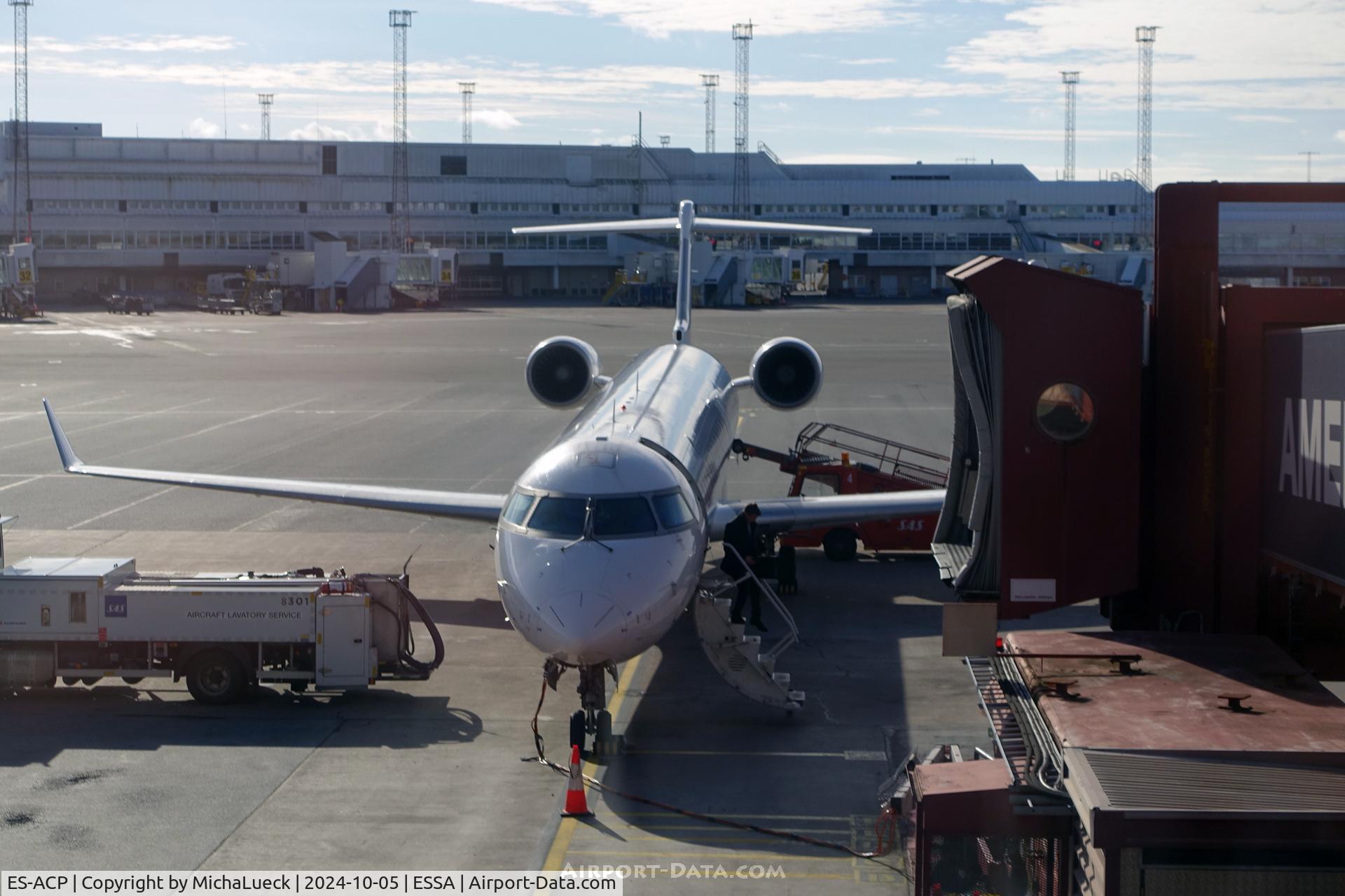 ES-ACP, 2009 Canadair CRJ-900ER (CL-600-2D24) C/N 15242, Just arrived in Arlanda (Xfly, operating for SAS)
