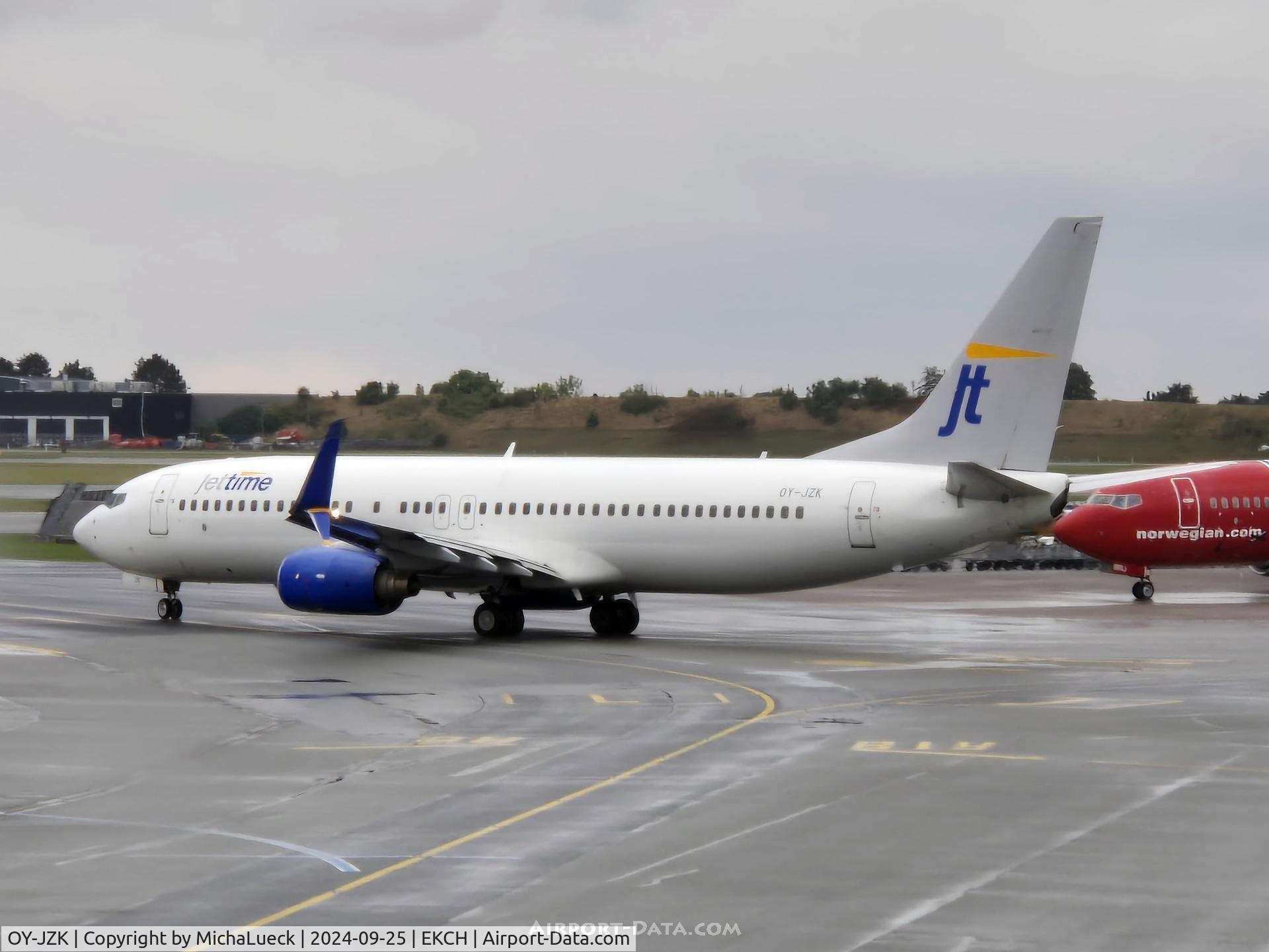OY-JZK, 2005 Boeing 737-86Q C/N 30296, At Kastrup