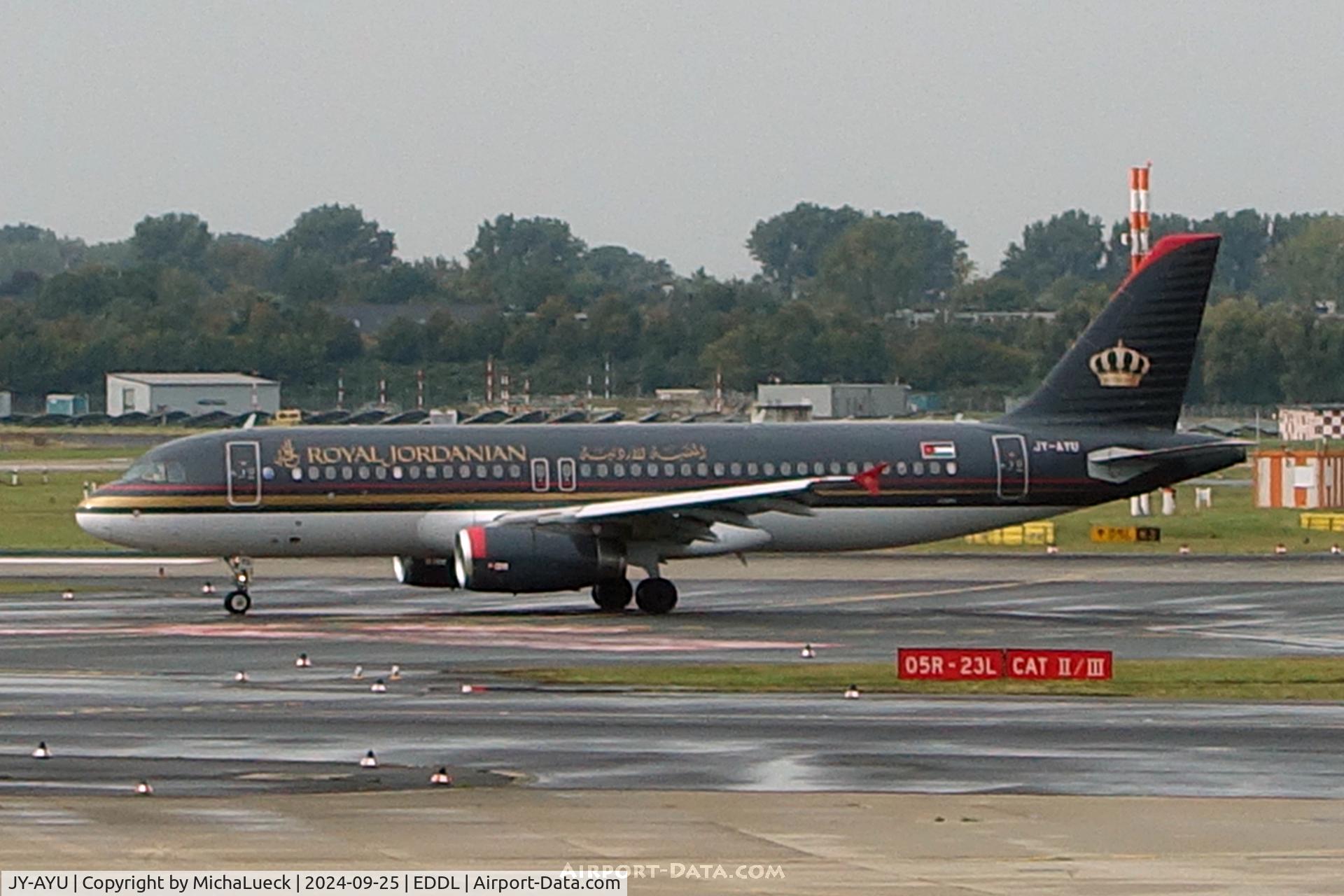 JY-AYU, 2012 Airbus A320-232 C/N 5128, At Düsseldorf
