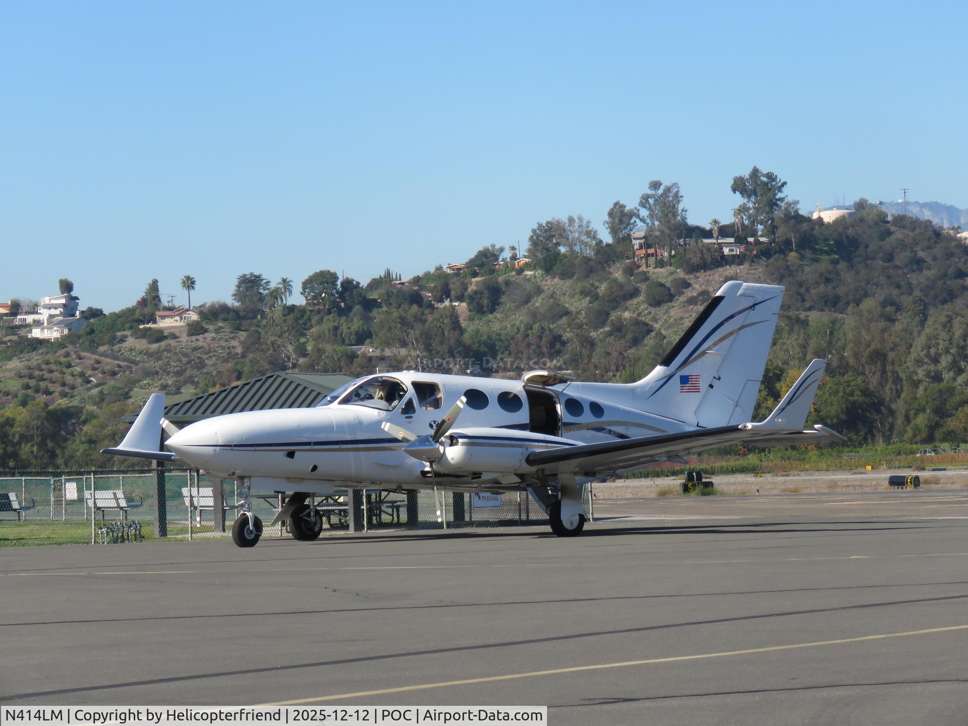 N414LM, 1980 Cessna 414A Chancellor C/N 414A0512, Parked by admin Bldg