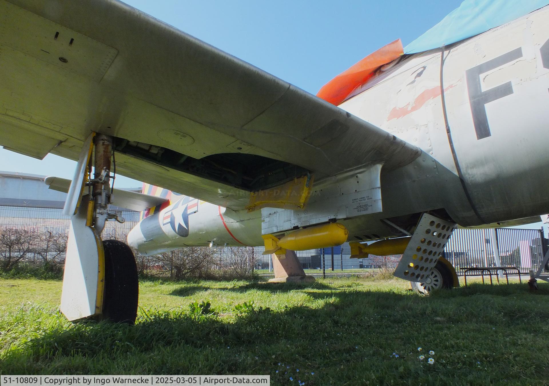 51-10809, 1951 Republic F-84G Thunderstreak C/N 2542-1262B, Republic F-84G Thunderstreak at the Ailes Anciennes Toulouse Museum, Blagnac
