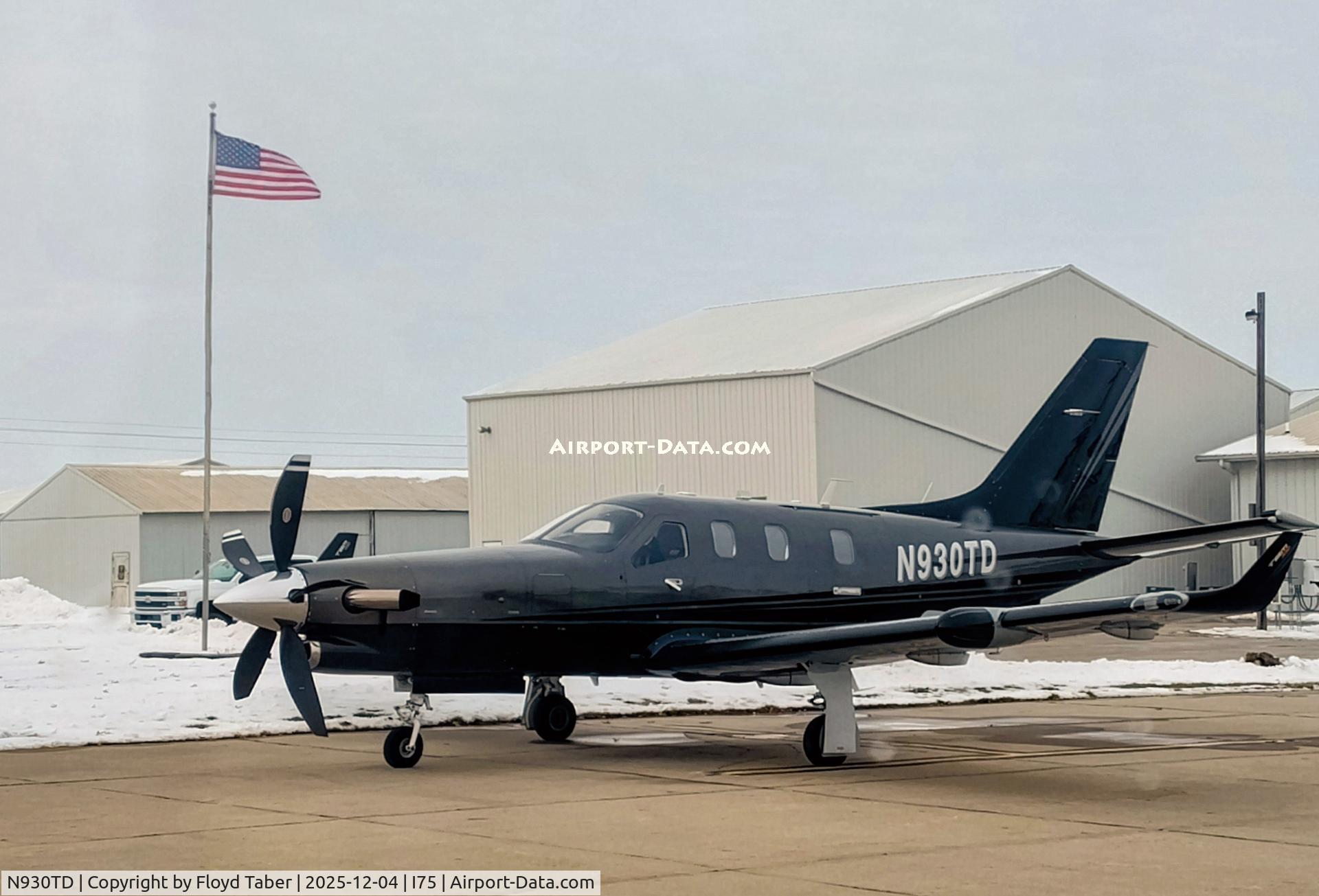 N930TD, 2018 Compagnie Daher TBM-700 (930) C/N 1244, Getting ready to depart I75