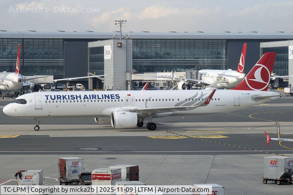 TC-LPM, 2024 Airbus A321-271NX C/N 12065, Taxiing