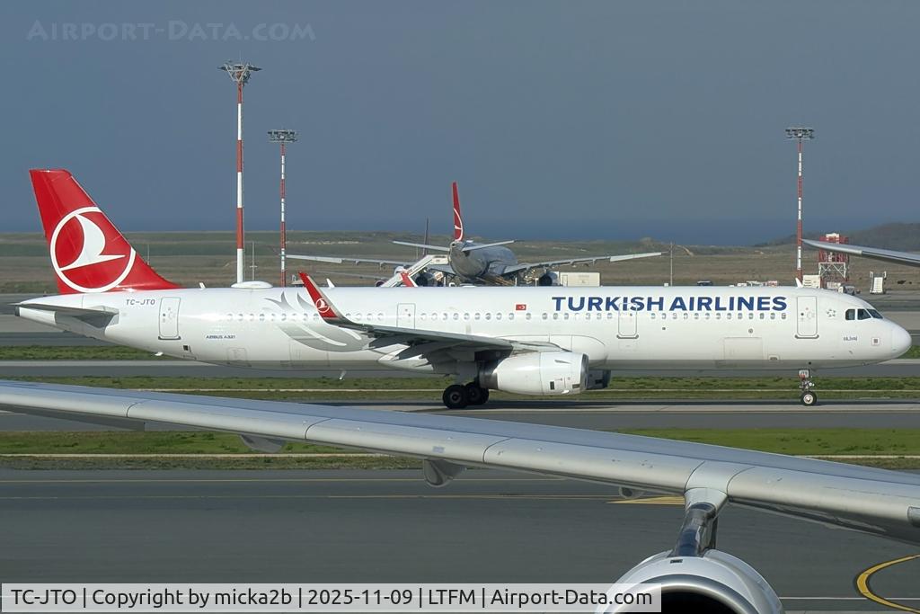 TC-JTO, 2016 Airbus A321-231 C/N 7299, Taxiing