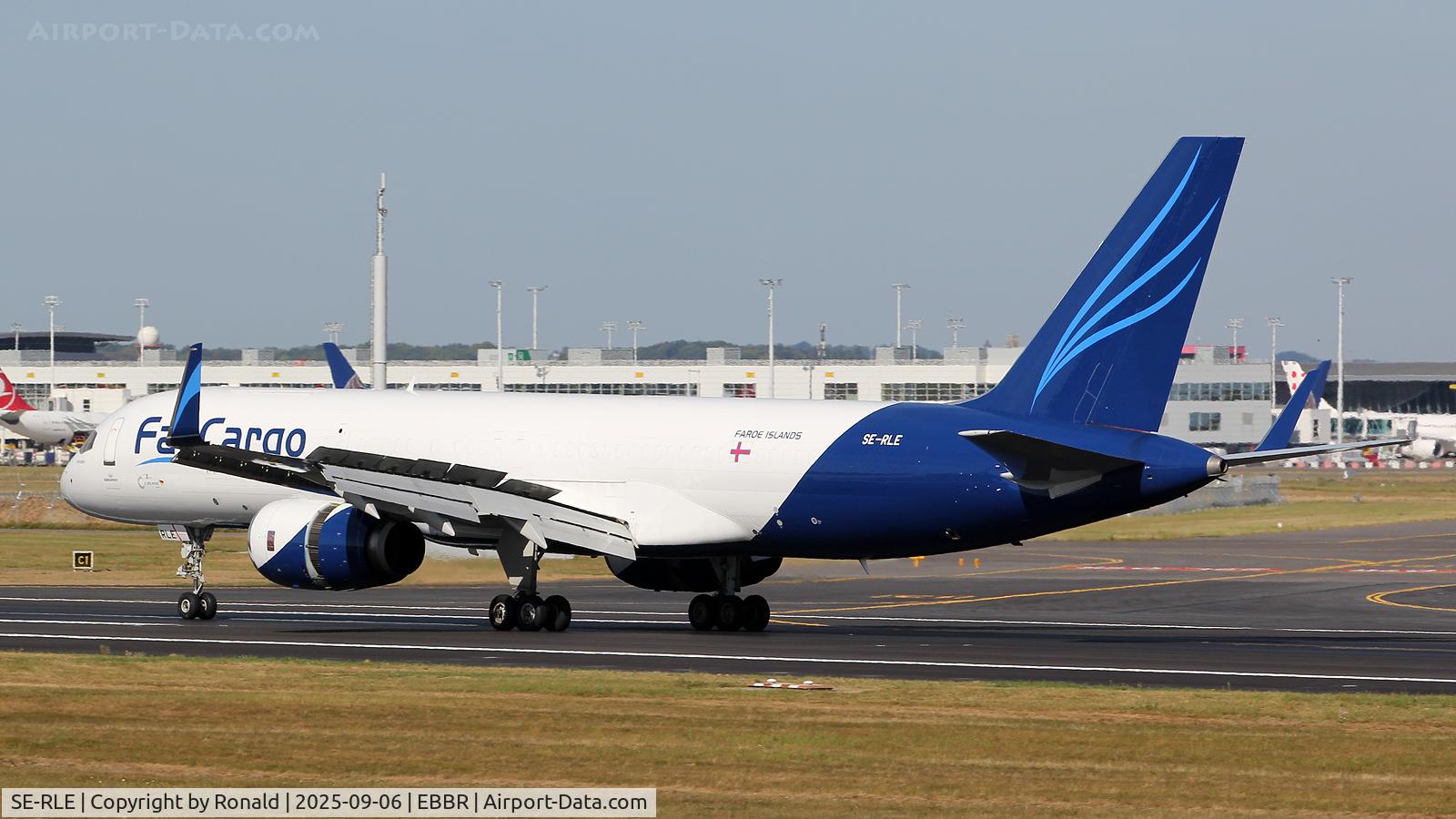 SE-RLE, 2001 Boeing 757-223 C/N 32379, at ebbr