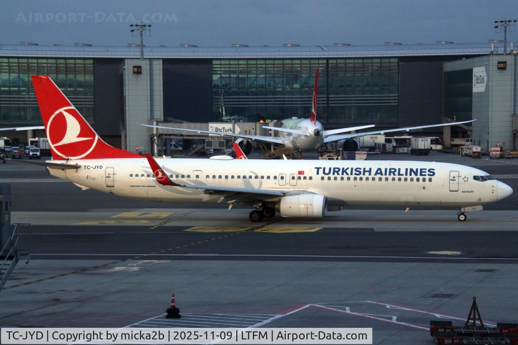 TC-JYD, 2012 Boeing 737-9F2/ER C/N 40978, Taxiing