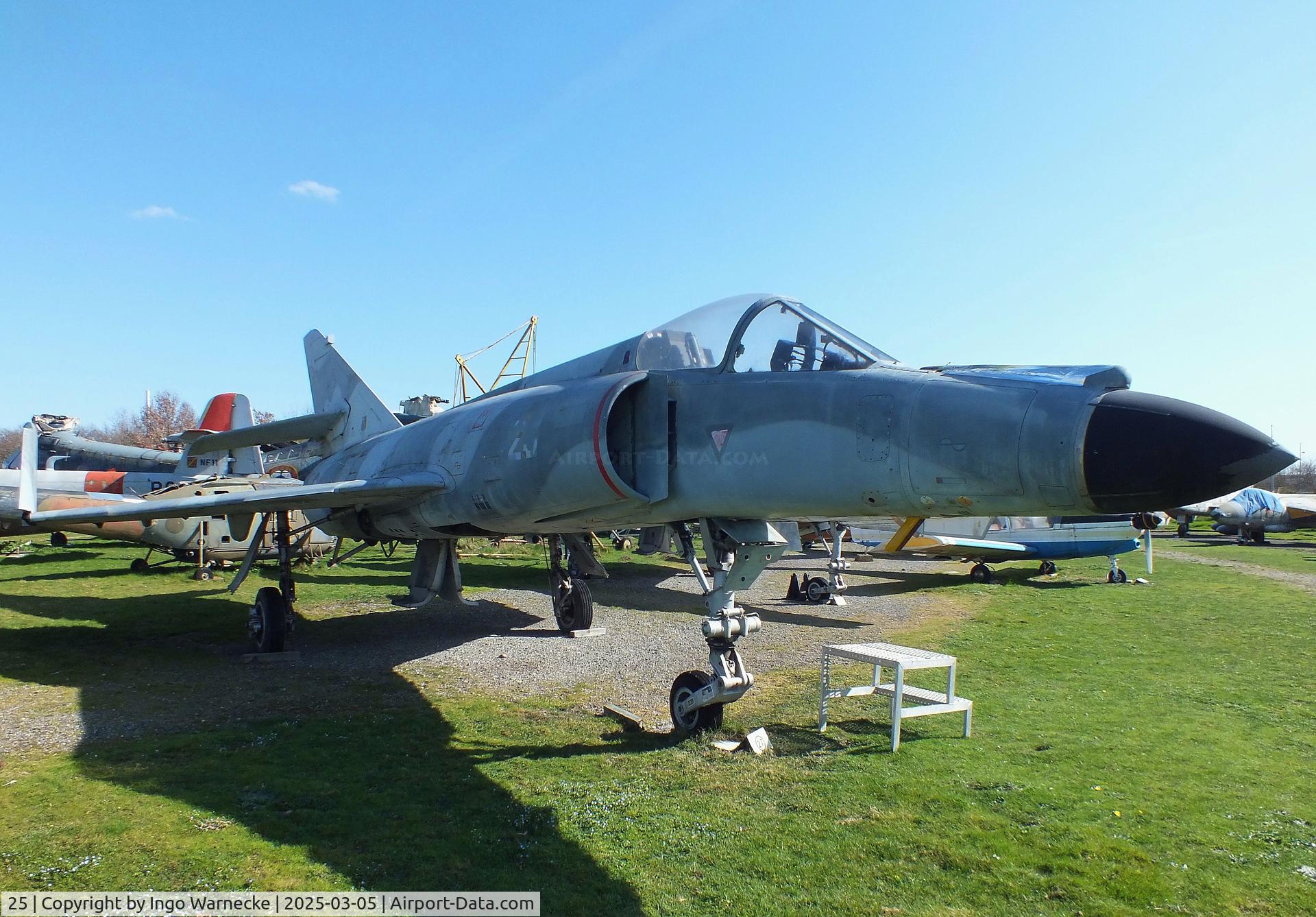 25, Dassault Super Etendard C/N 25, Dassault Super Etendard Modernise (SEM) at the Ailes Anciennes Toulouse Museum, Blagnac