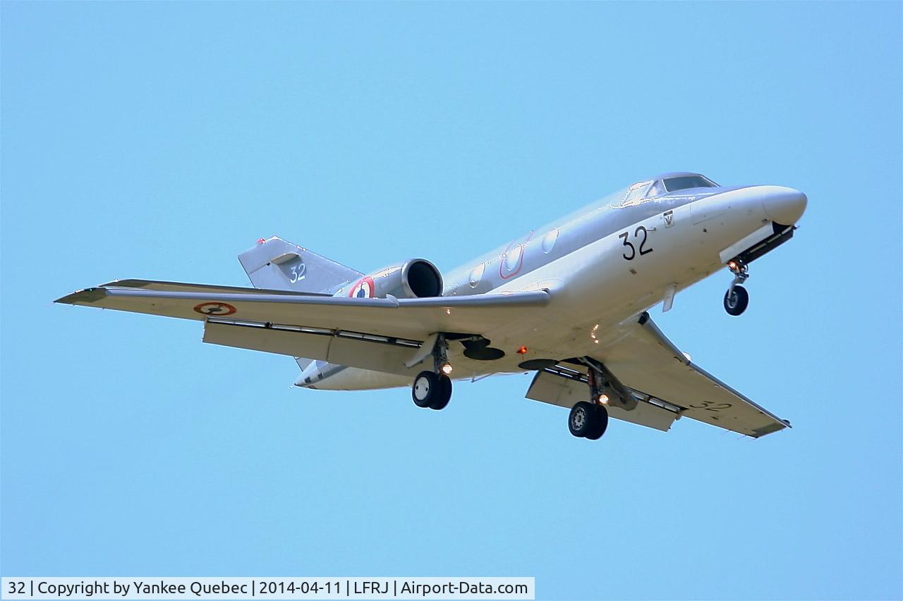 32, 1974 Dassault Falcon 10MER C/N 32, Dassault Falcon 10 MER, Landivisiau Naval Air Base (LFRJ-LDV)