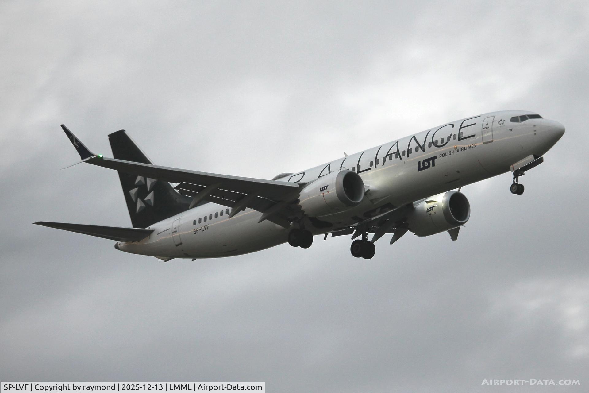 SP-LVF, 2021 Boeing 737-8 MAX C/N 43320, Boeing 737-8 MAX reg SP-LVF of LOT Polish Airlines in Star Alliance Livery seen landing on RW13 in the last rays of light.