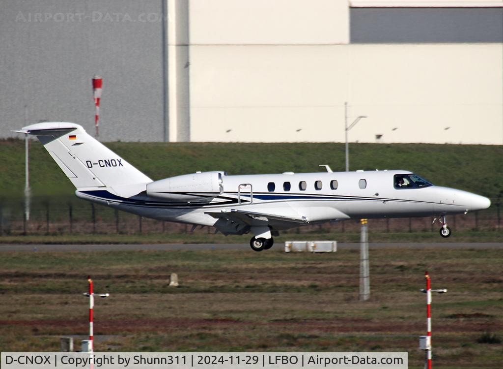 D-CNOX, 2015 Cessna 525C CitationJet CJ4 C/N 525C-0174, Landing rwy 14R