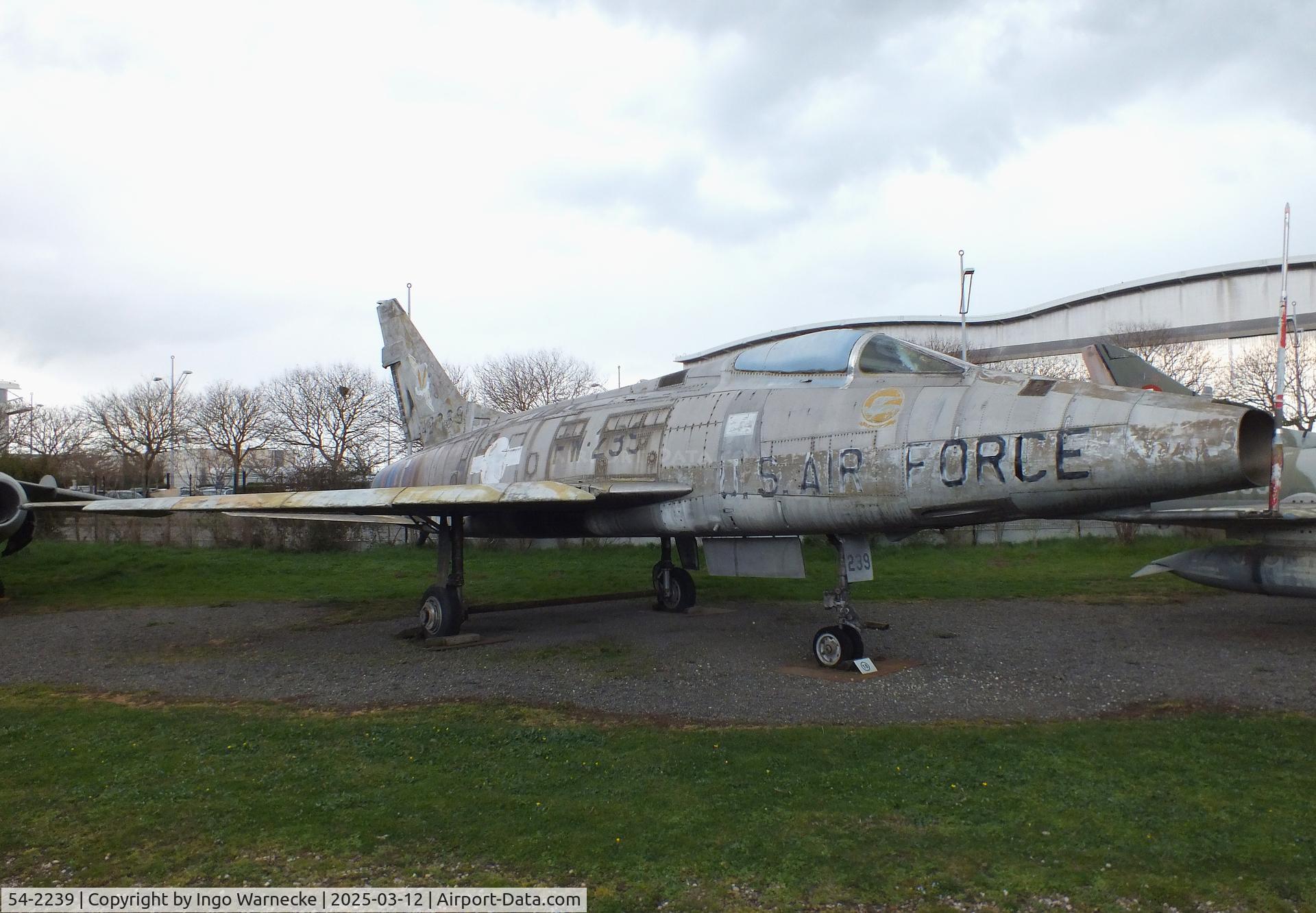 54-2239, 1954 North American F-100D Super Sabre C/N 223-119, North American F-100D Super Sabre at the Ailes Anciennes Toulouse Museum, Blagnac