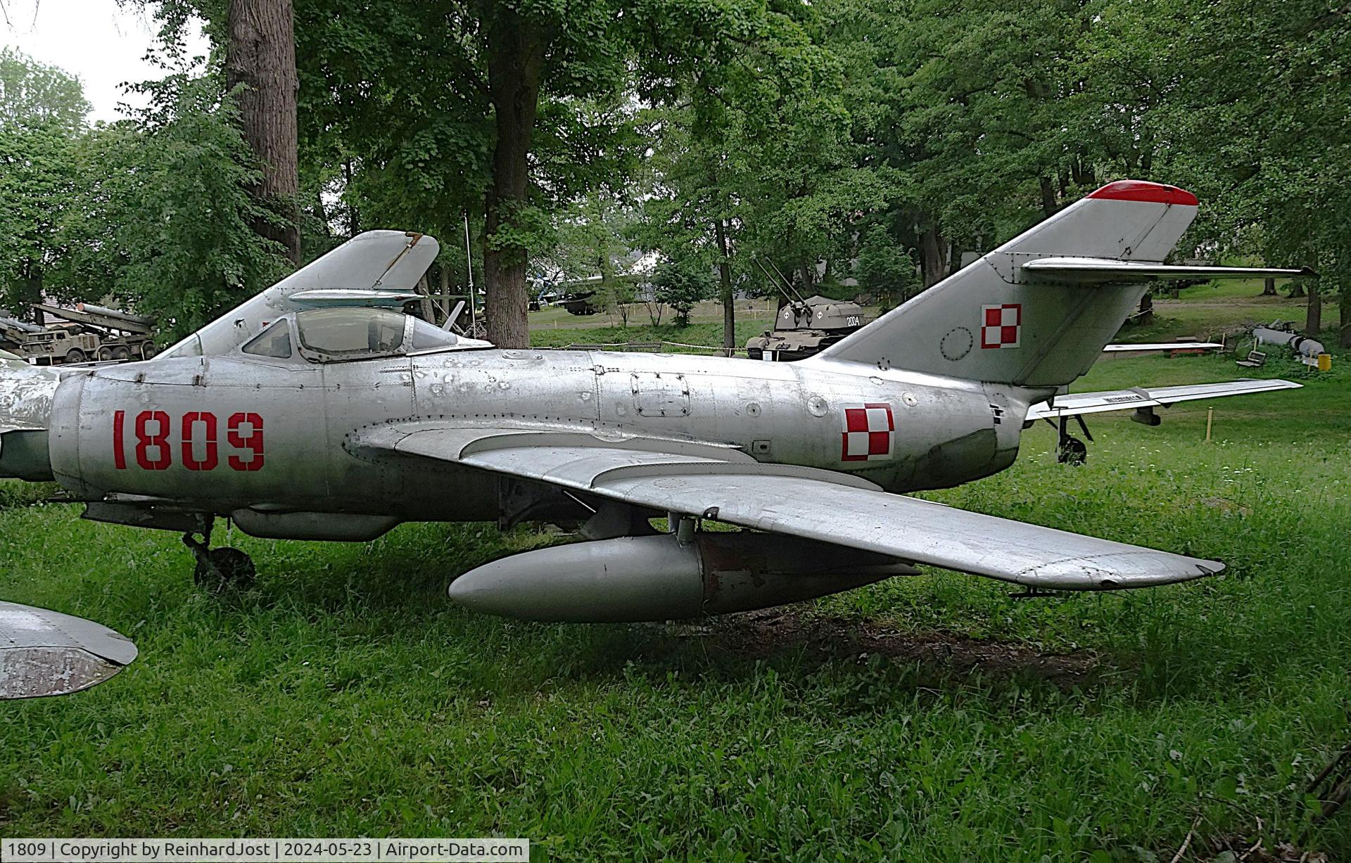1809, Mikoyan-Gurevich LIM-2 C/N 1B01809, LIM-2R at the Military Aviation Museum Drzonow, Poland