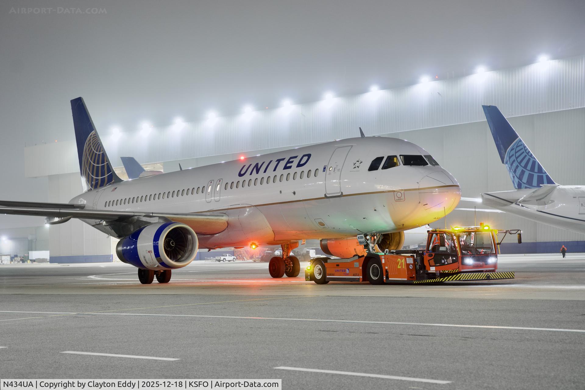 N434UA, 1996 Airbus A320-232 C/N 592, SFO 2025