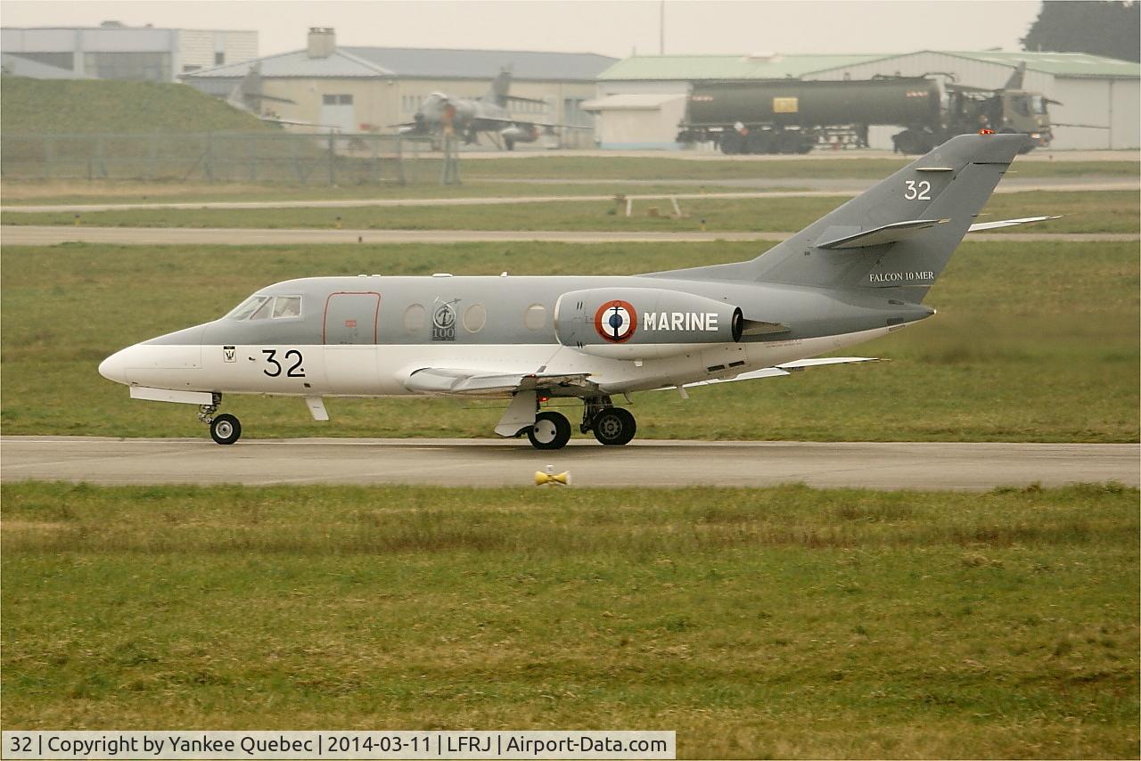 32, 1974 Dassault Falcon 10MER C/N 32, Dassault Falcon 10 Mer, Landivisiau Naval Air Base (LFRJ)
