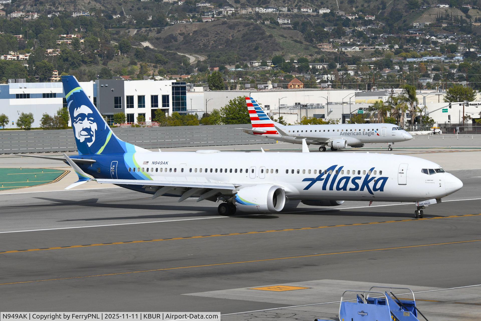 N949AK, 2022 Boeing 737-9 MAX C/N 43356, Alaska B739M turning off the runway