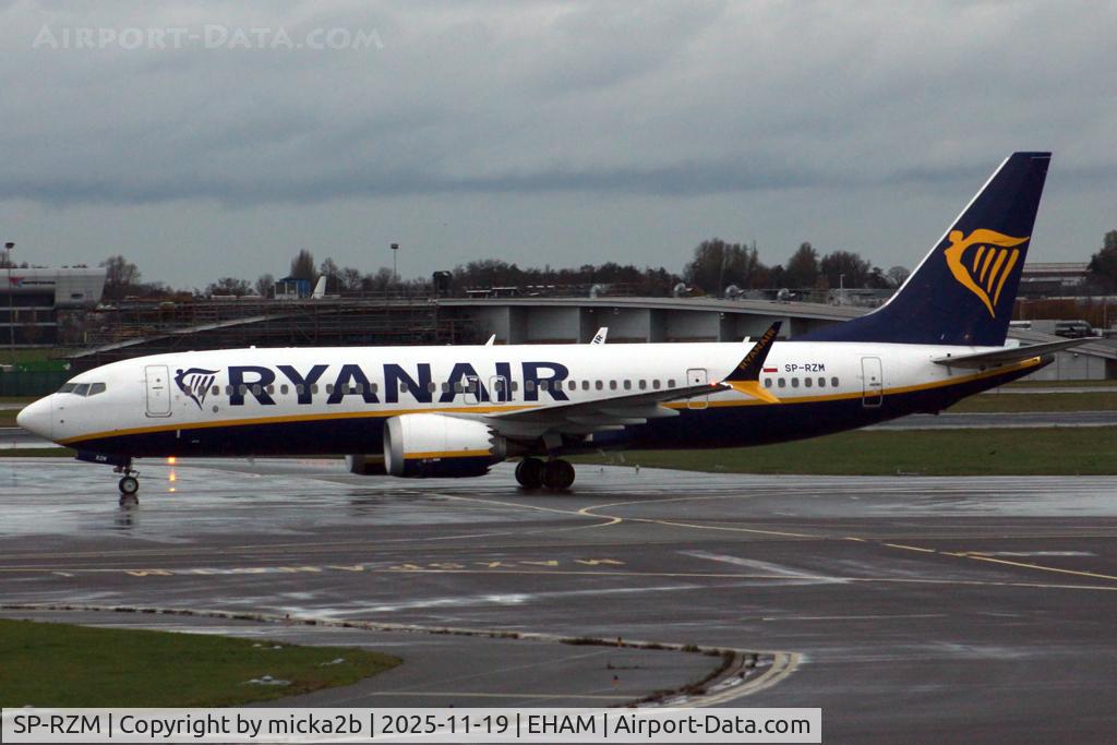 SP-RZM, 2022 Boeing 737-8-200 MAX C/N 62340, Taxiing
