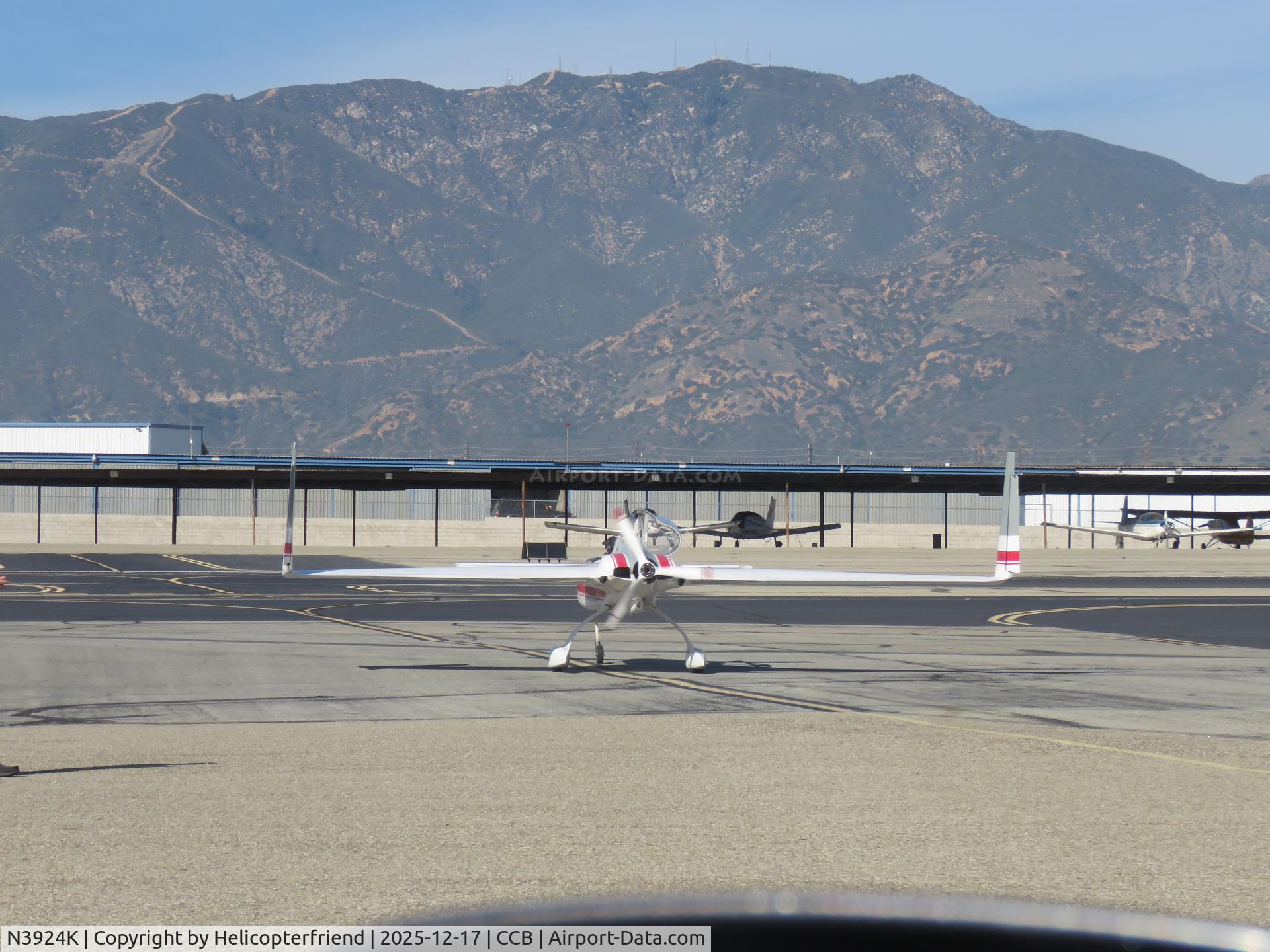 N3924K, 1990 Rutan Long EZ C/N 877, Holding short of taxiway Sierra