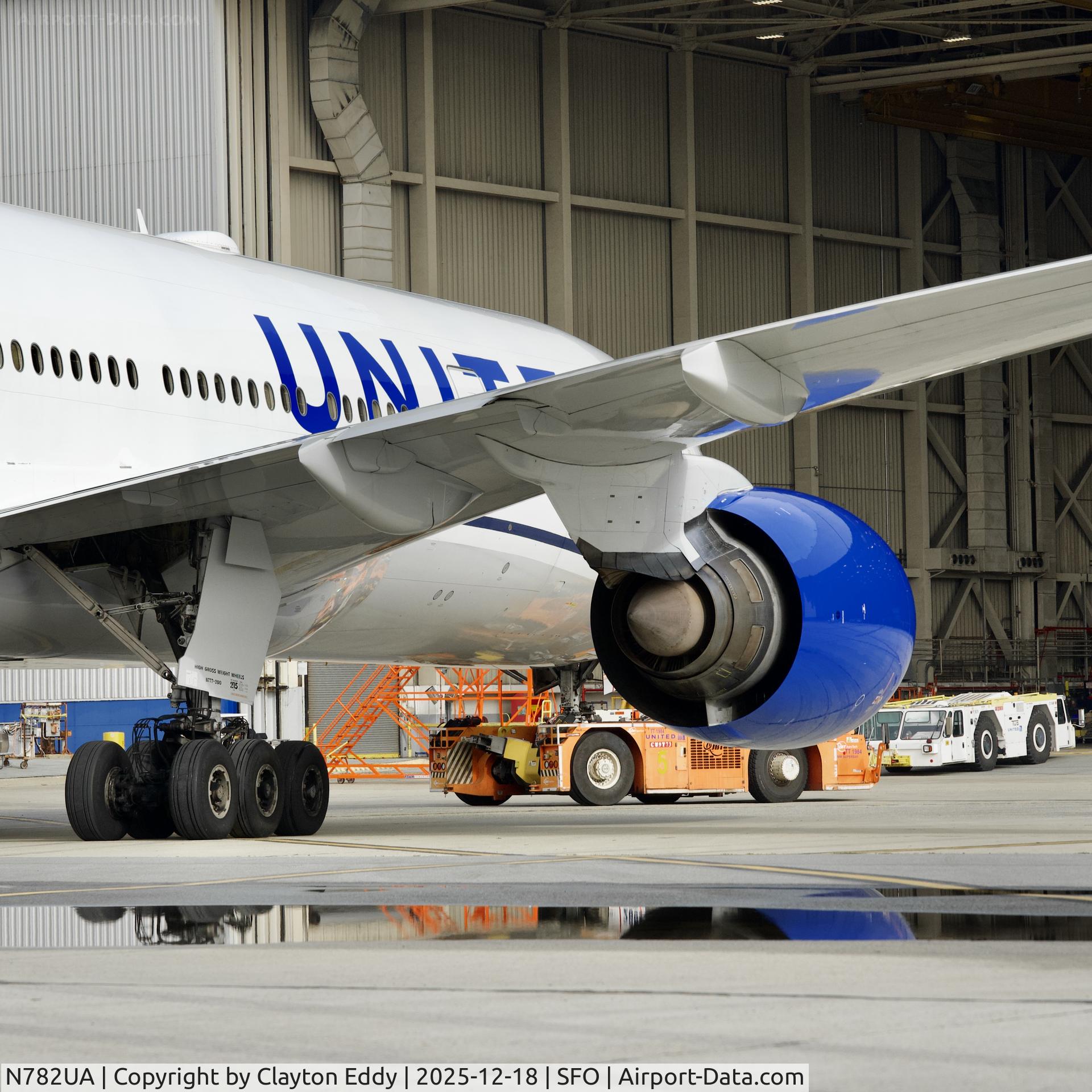 N782UA, 1997 Boeing 777-222/ER C/N 26948, SFO 2025