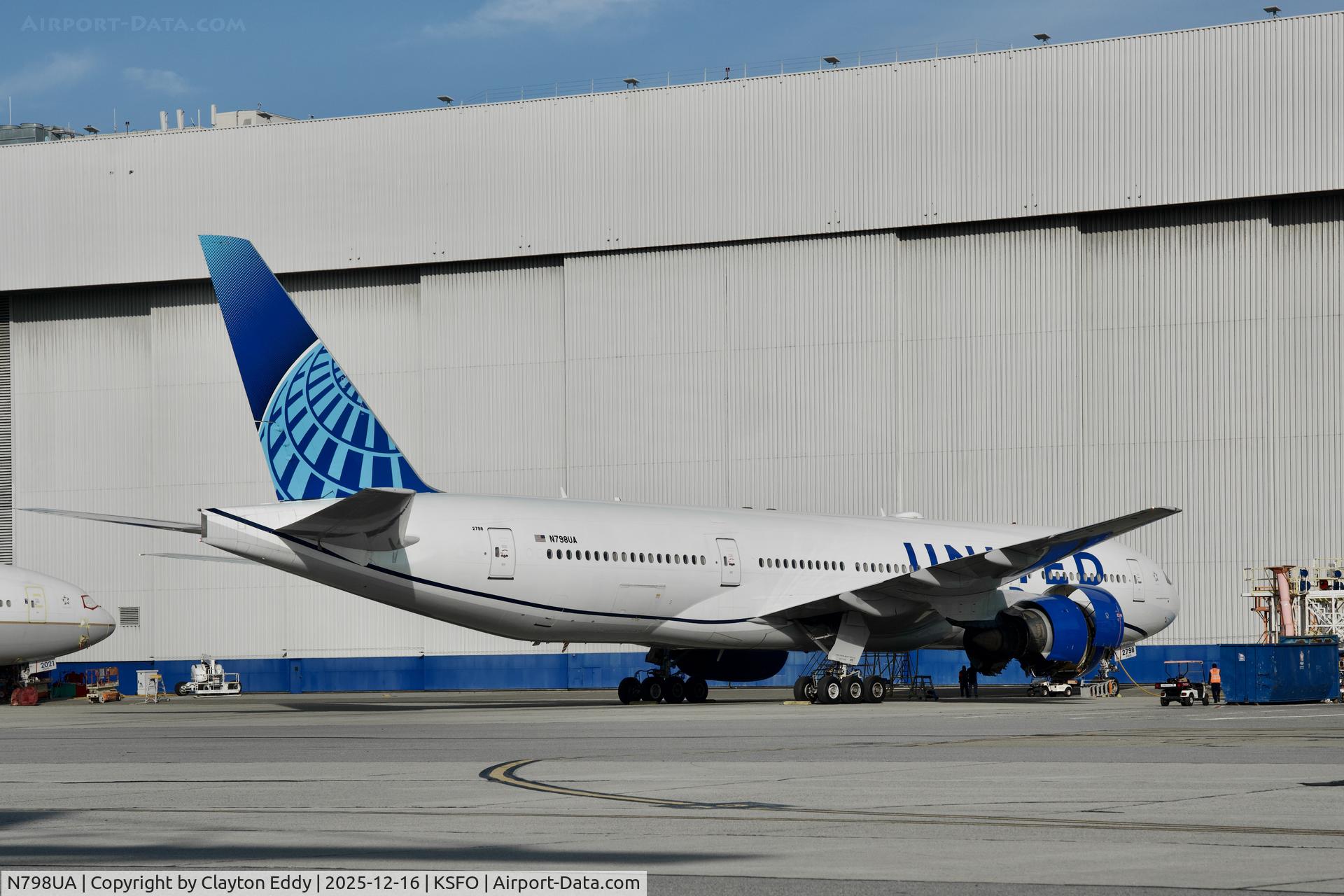 N798UA, 1998 Boeing 777-222ER C/N 26928, SFO 2025
