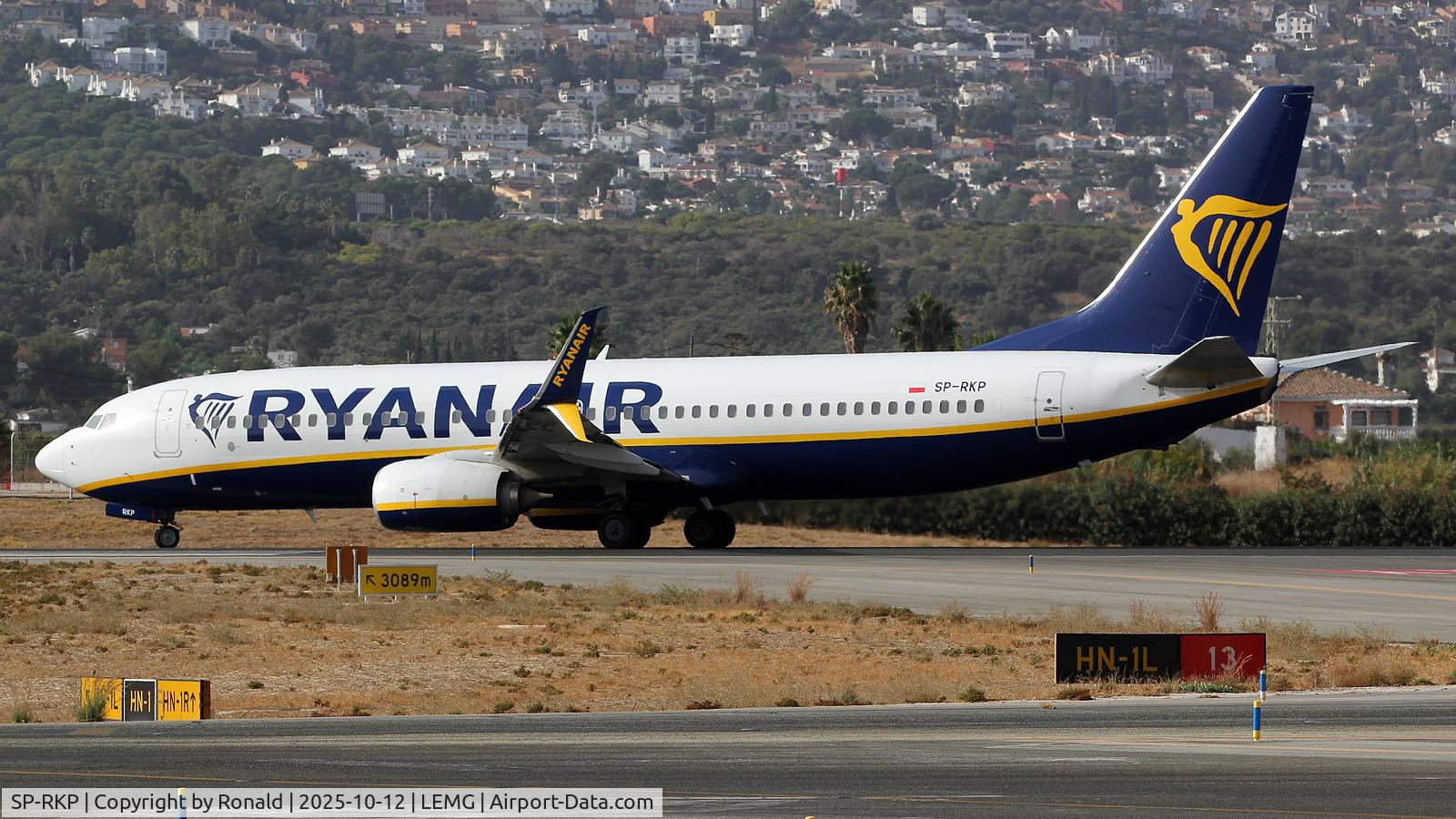 SP-RKP, 2015 Boeing 737-8AS C/N 44701, at agp