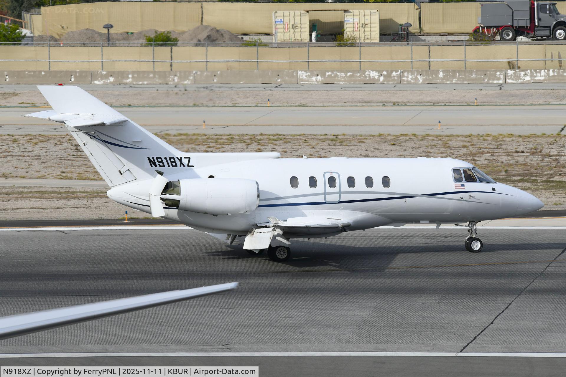 N918XZ, 1990 Hawker 125-800A C/N 258177, Hawker 800 arriving
