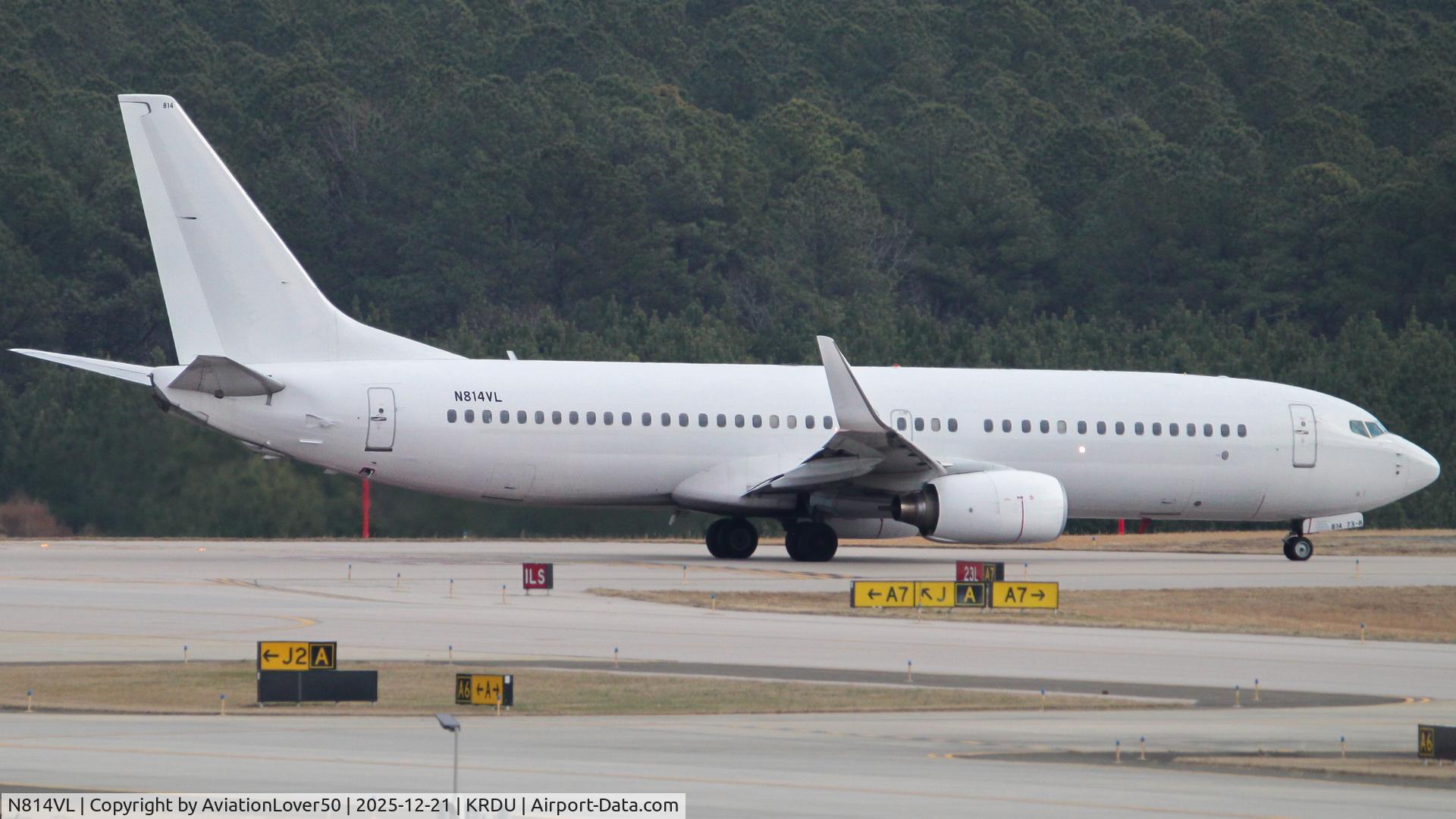 N814VL, 2011 Boeing 737-86J C/N 36886, blank Avelo 738