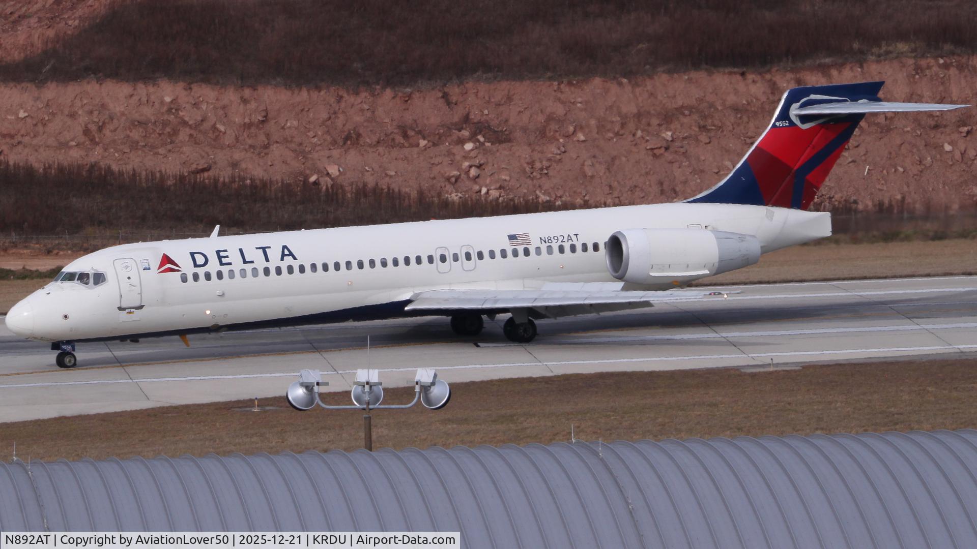 N892AT, 2004 Boeing 717-200 C/N 55044, Delta 712