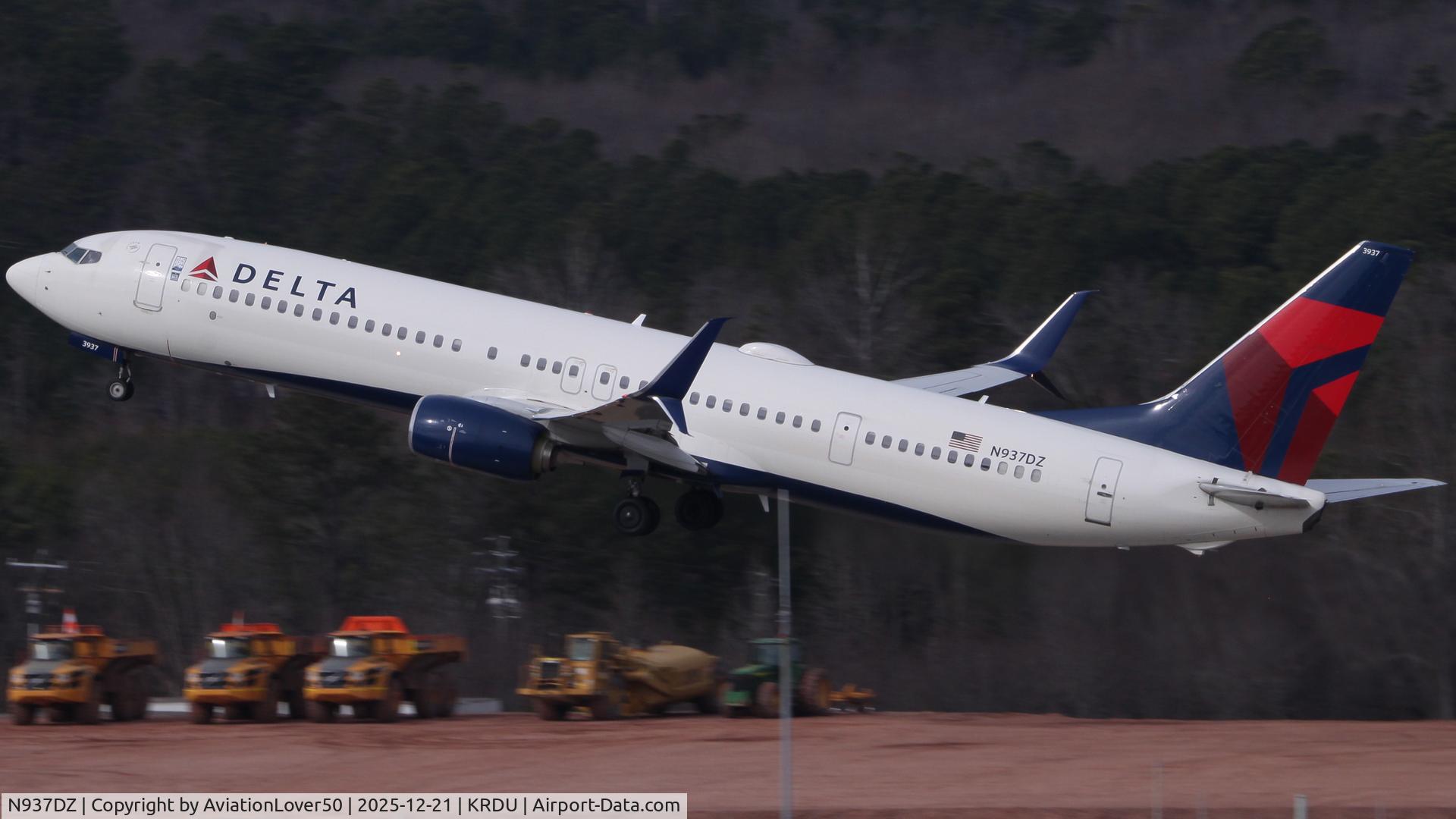 N937DZ, 2012 Boeing 737-9GP C/N 38315, Delta 739