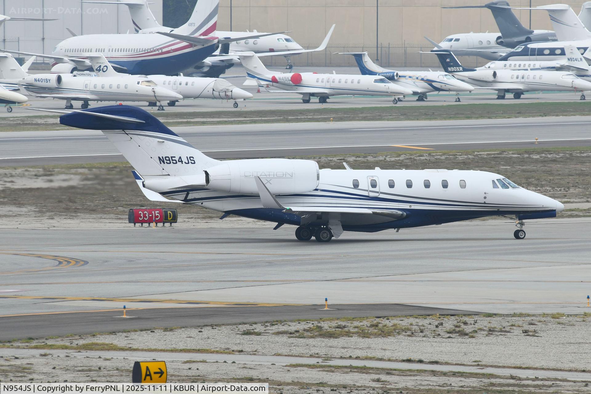 N954JS, 2001 Cessna 750 Citation X Citation X C/N 750-0145, Ce750 Citation X departing