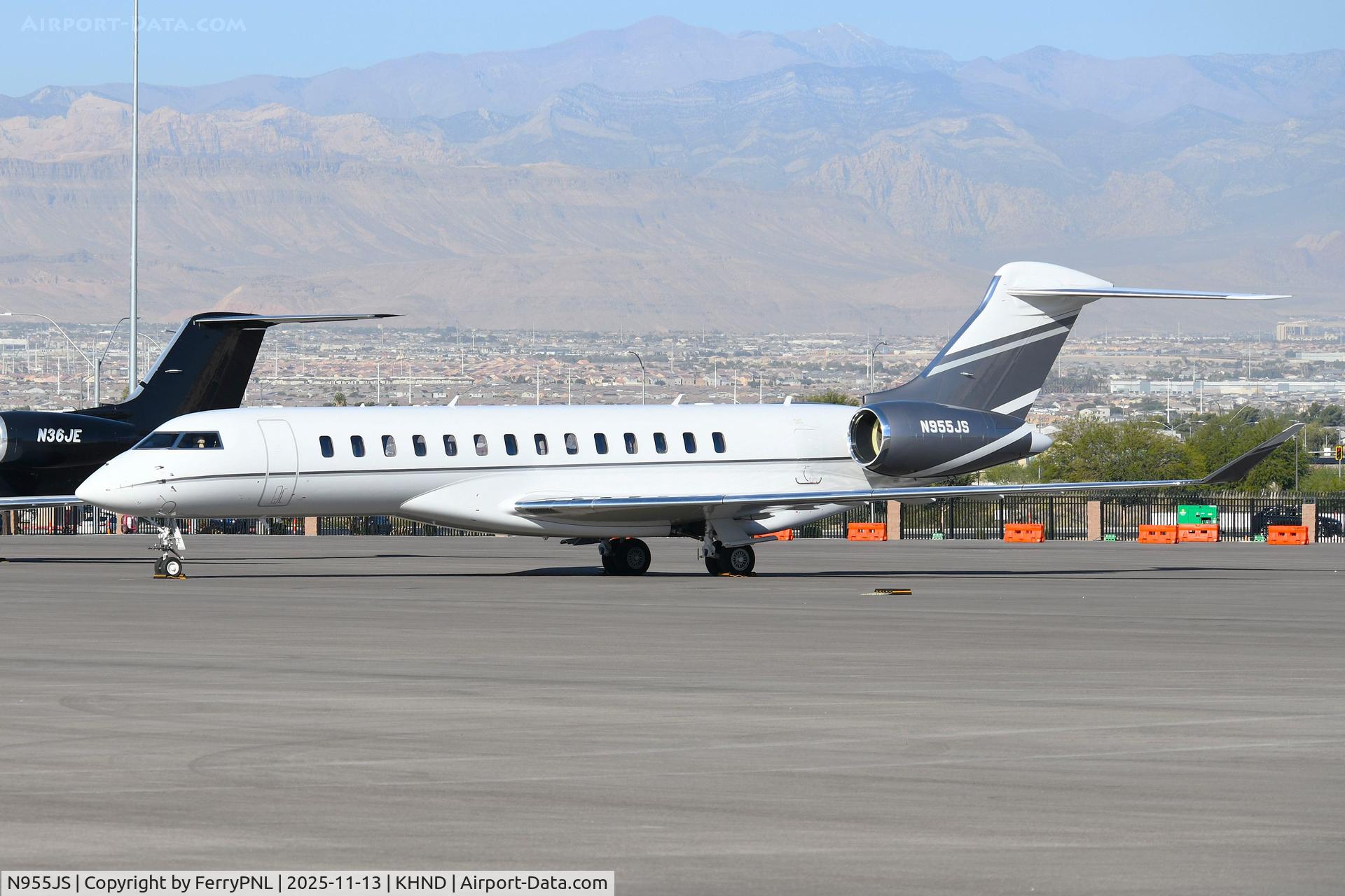 N955JS, 2022 Bombardier Global 7500 C/N 70121, MJMM VENTURES LLC parked in HSH
