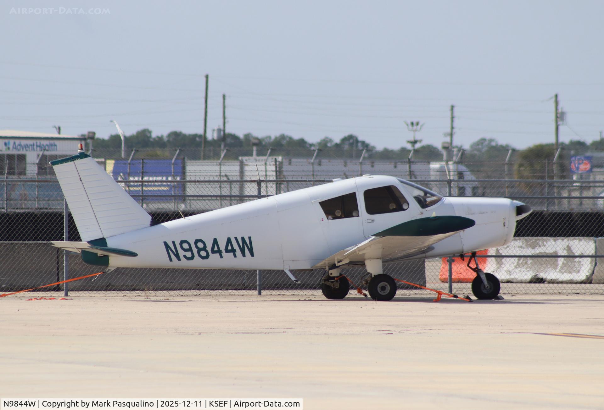 N9844W, 1967 Piper PA-28-140 C/N 28-23355, Piper PA-28-140