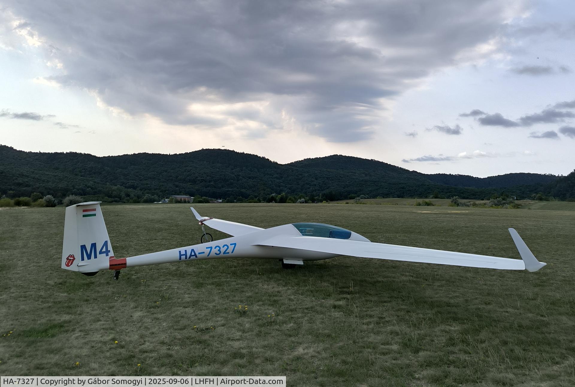 HA-7327, 1979 Schleicher ASW-19B C/N 19355, Before my first flight with it, LHFH