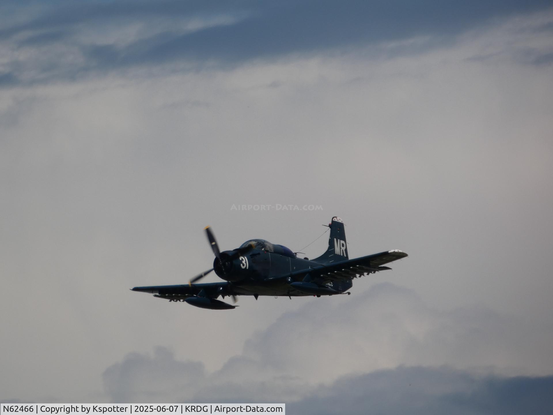 N62466, 1955 Douglas EA-1E Skyraider C/N 10255 (135178), Real cool lookin' plane, I love it