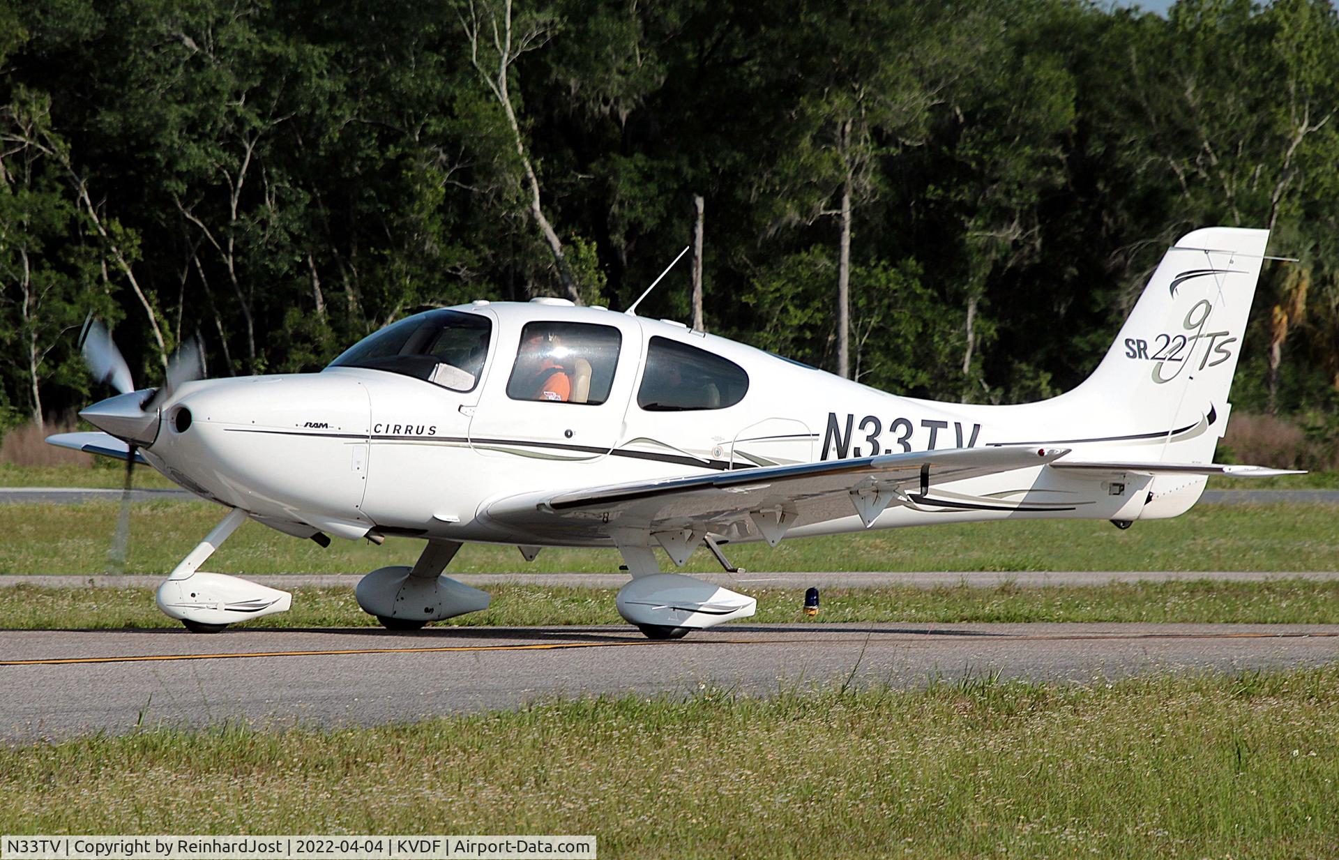 N33TV, 2007 Cirrus SR22 C/N 2400, Cirrus SR22 at Tampa Executive, FL