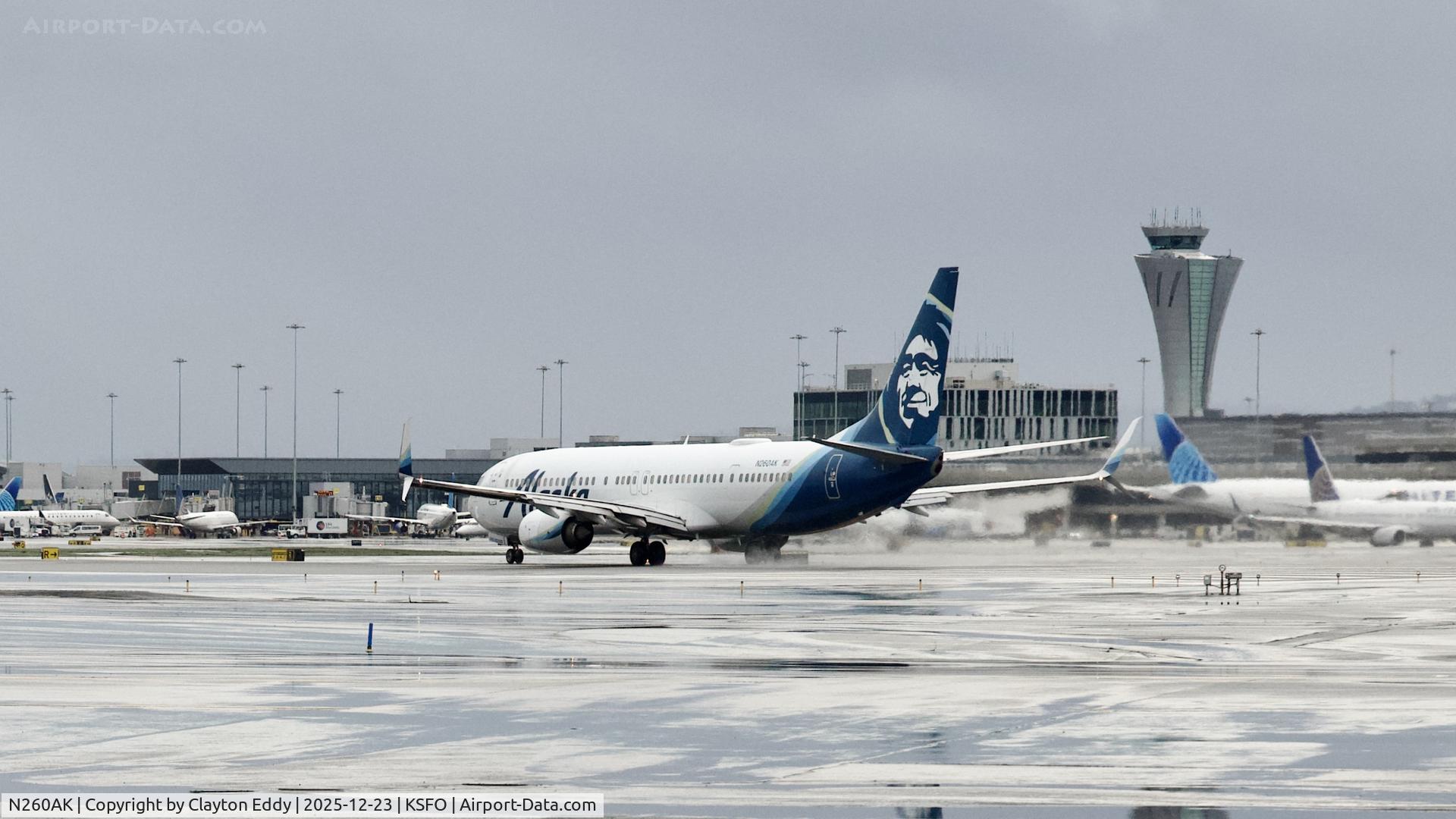 N260AK, 2016 Boeing 737-990/ER C/N 36349, Runway 10 SFO 2025
