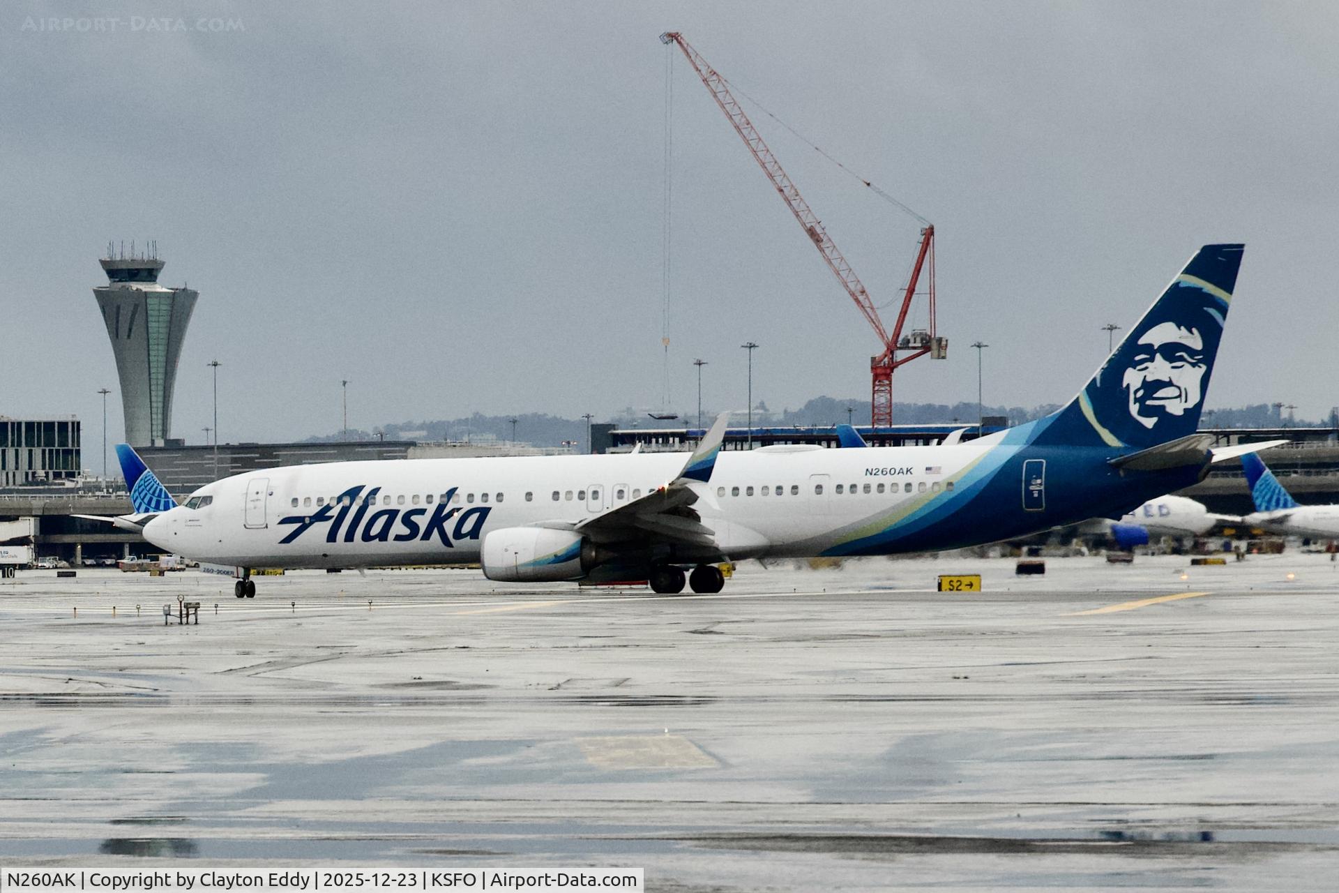 N260AK, 2016 Boeing 737-990/ER C/N 36349, Runway 10 SFO 2025