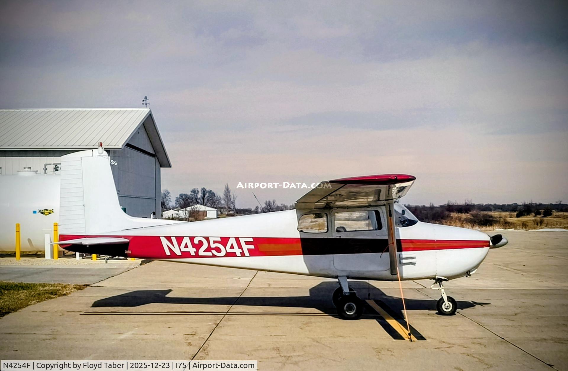 N4254F, 1958 Cessna 172 C/N 46154, On the ramp