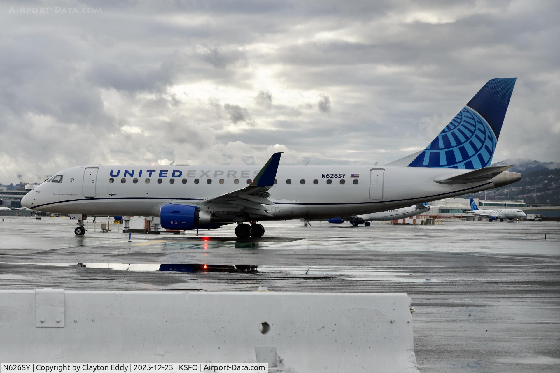 N626SY, 2024 EMBRAER S A ERJ 170-200 LL (175 LL) C/N 974, Runway 10 SFO 2025