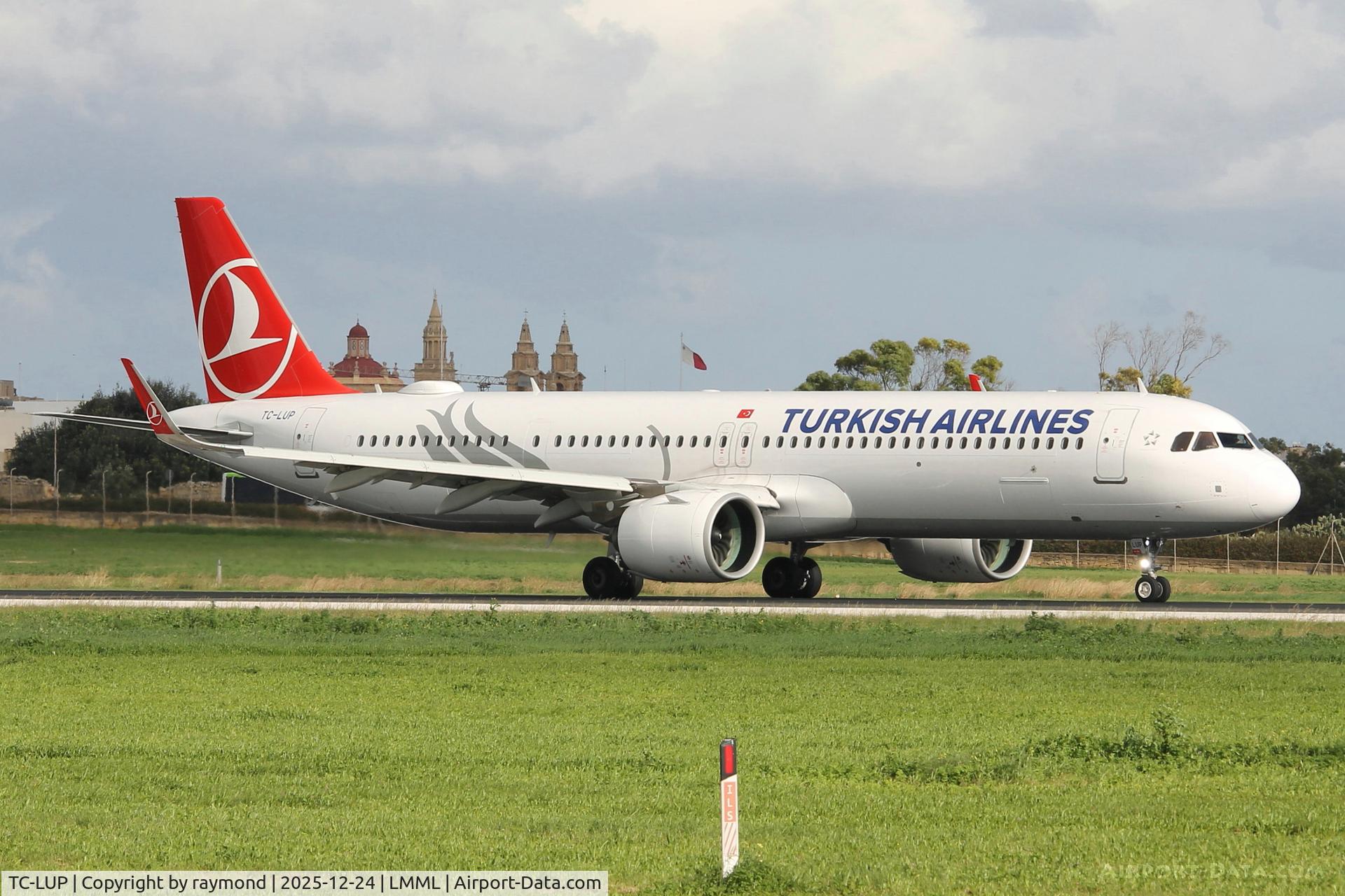 TC-LUP, 2023 Airbus A321-271NX C/N 11353, Turkish Airlines Airbus A321-271NX reg TC-LUP backtracking RW31 for departure from Malta to Istanbul.